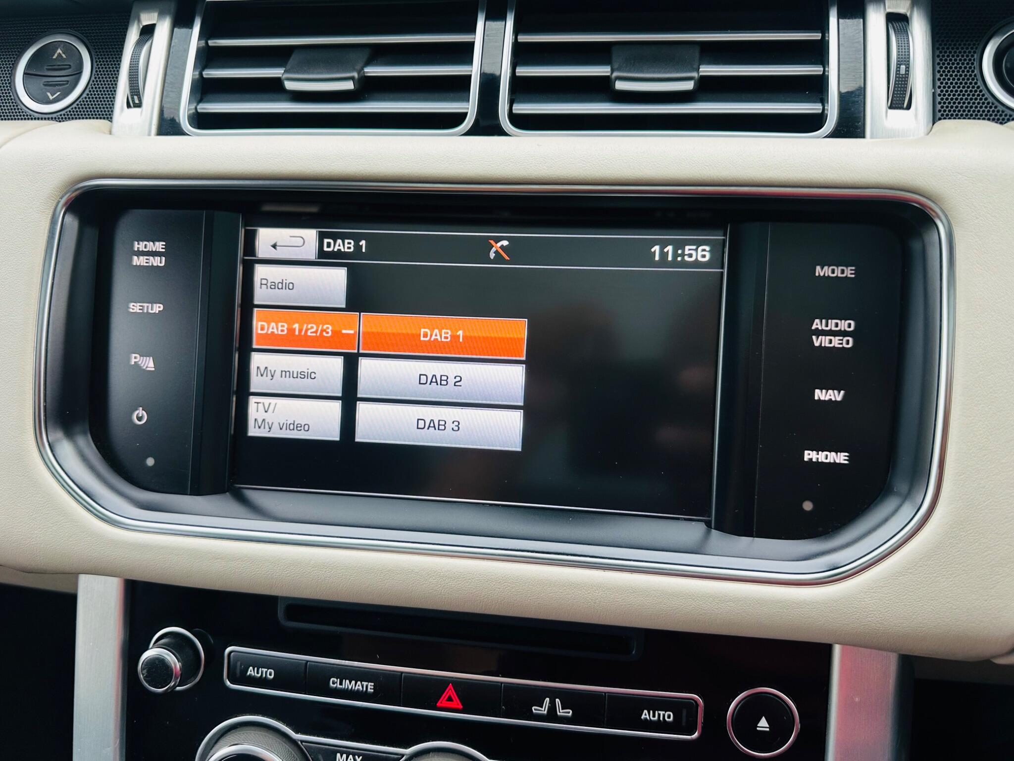 Land Rover Range Rover view 35