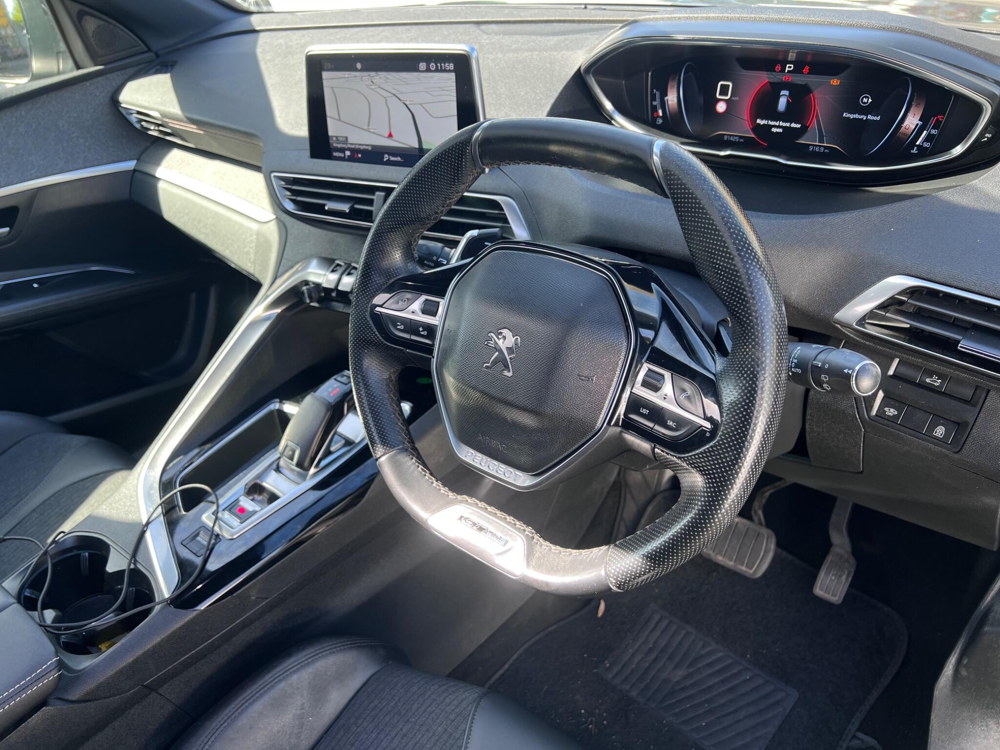 Peugeot 3008 view 18