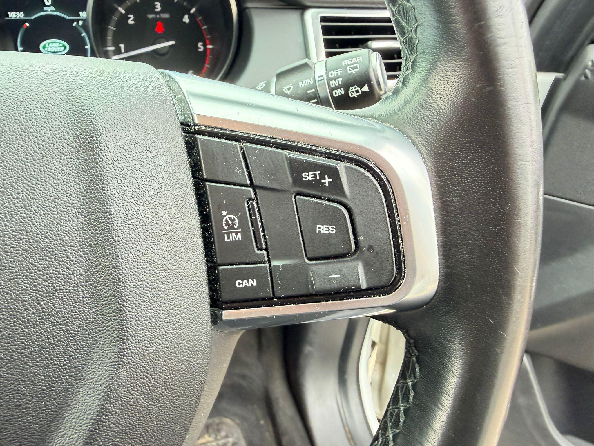 Land Rover Discovery Sport view 21