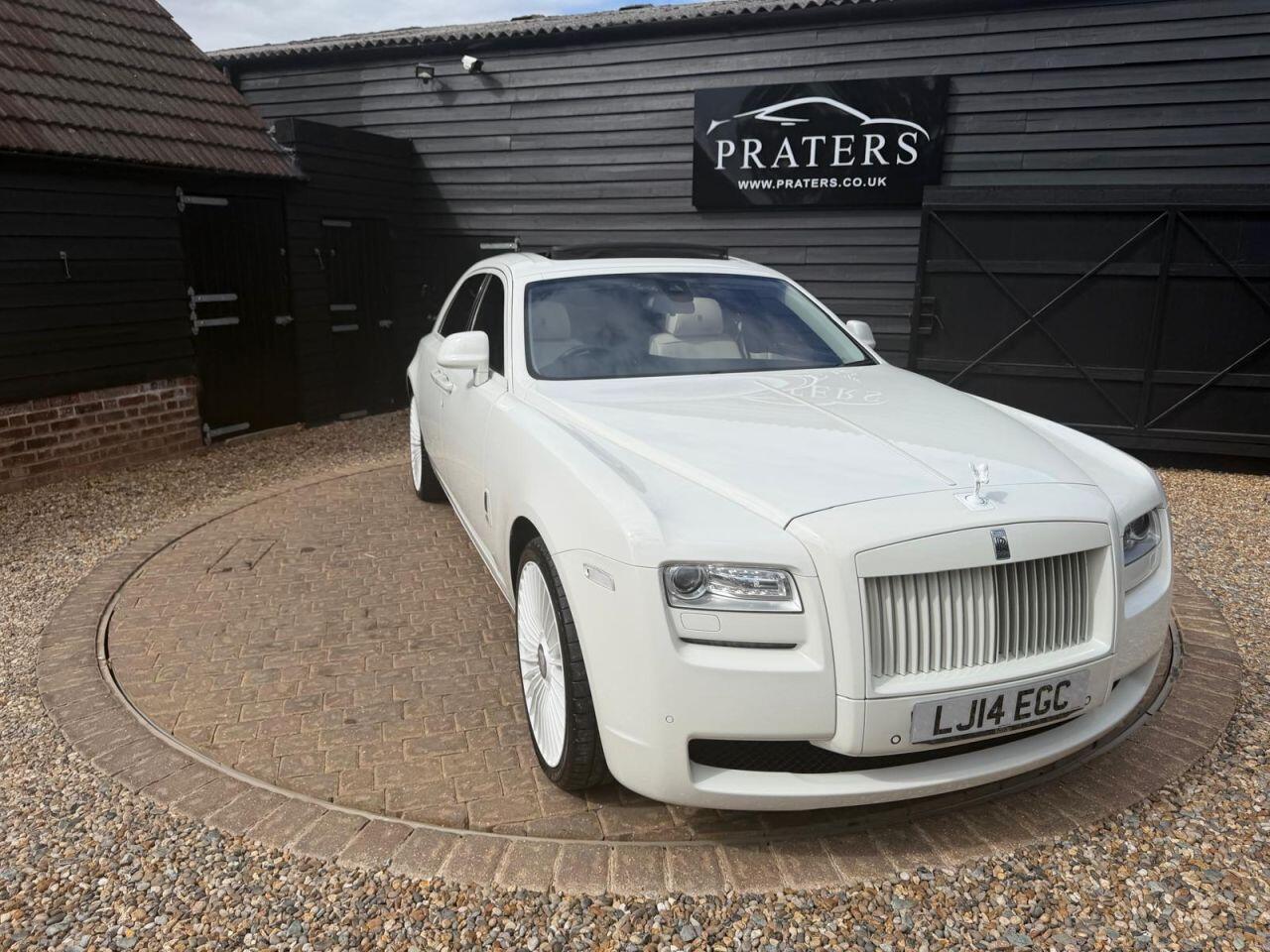 Rolls-Royce Ghost view 32