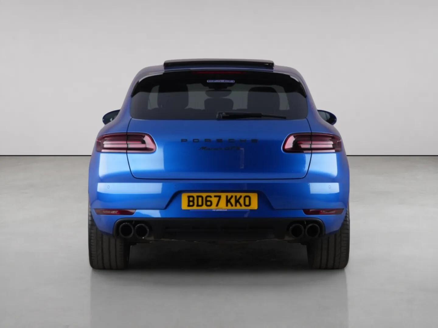 Porsche Macan view 7