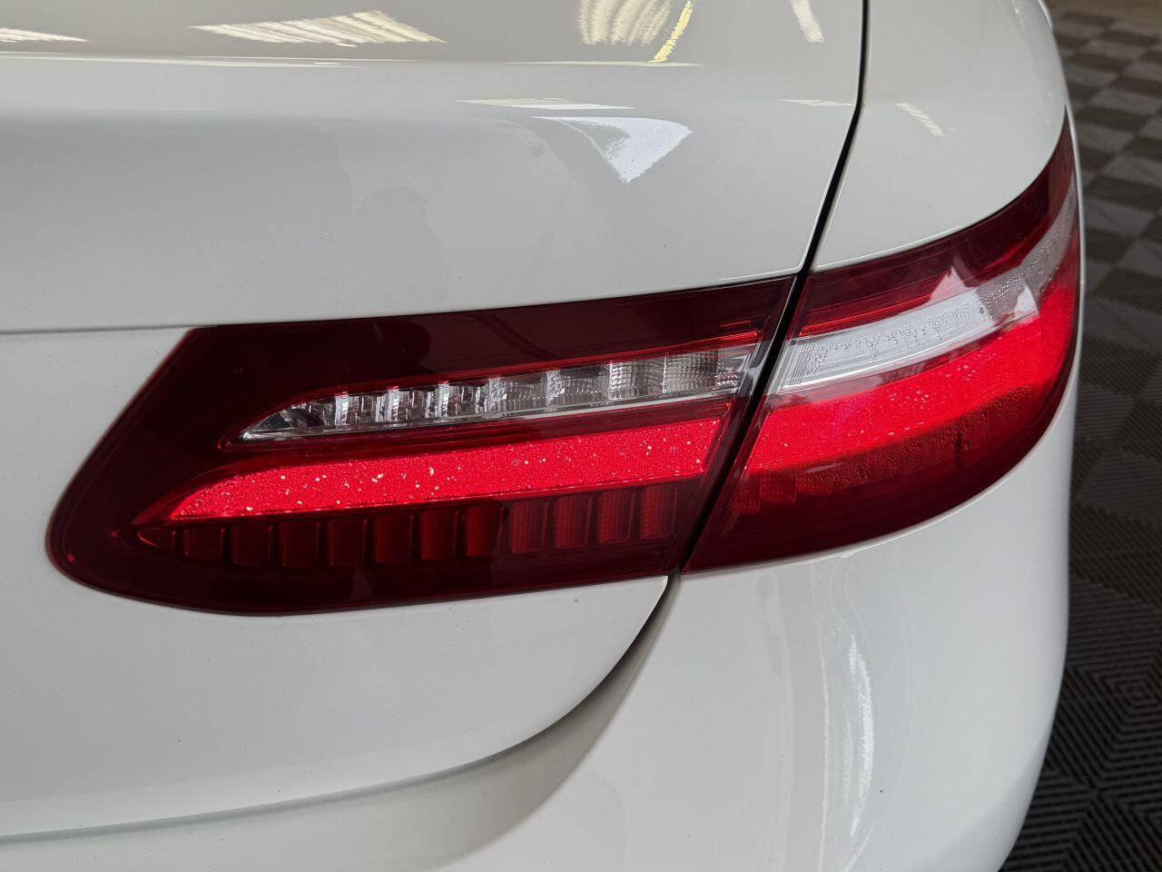 Mercedes-Benz E Class view 29