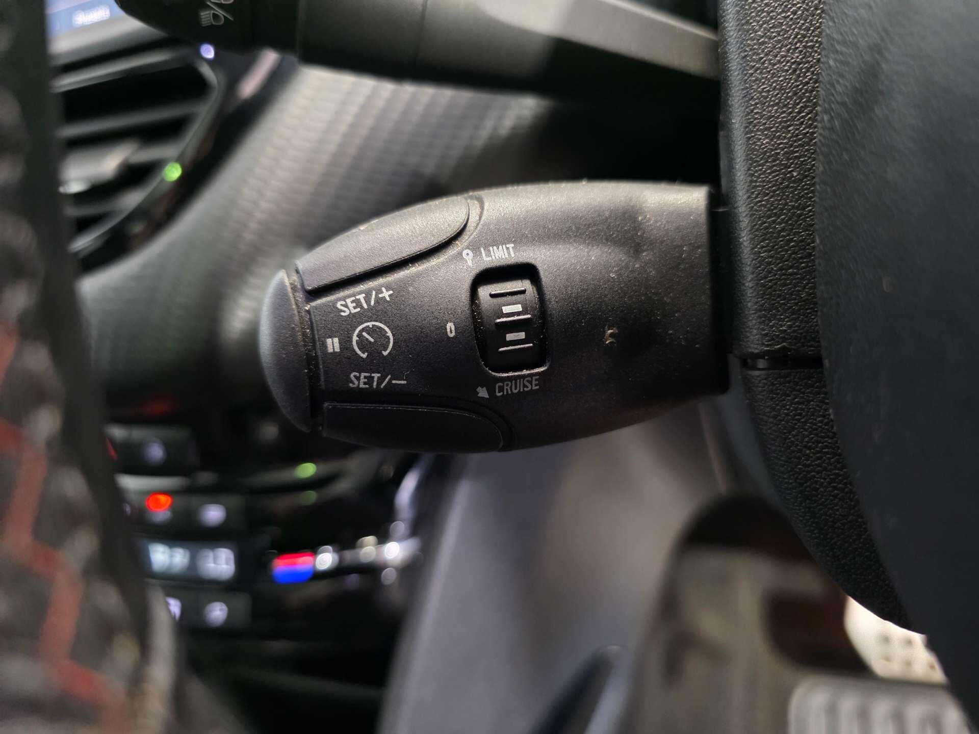 Peugeot 2008 view 23