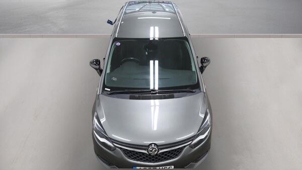 Vauxhall Zafira Tourer view 11