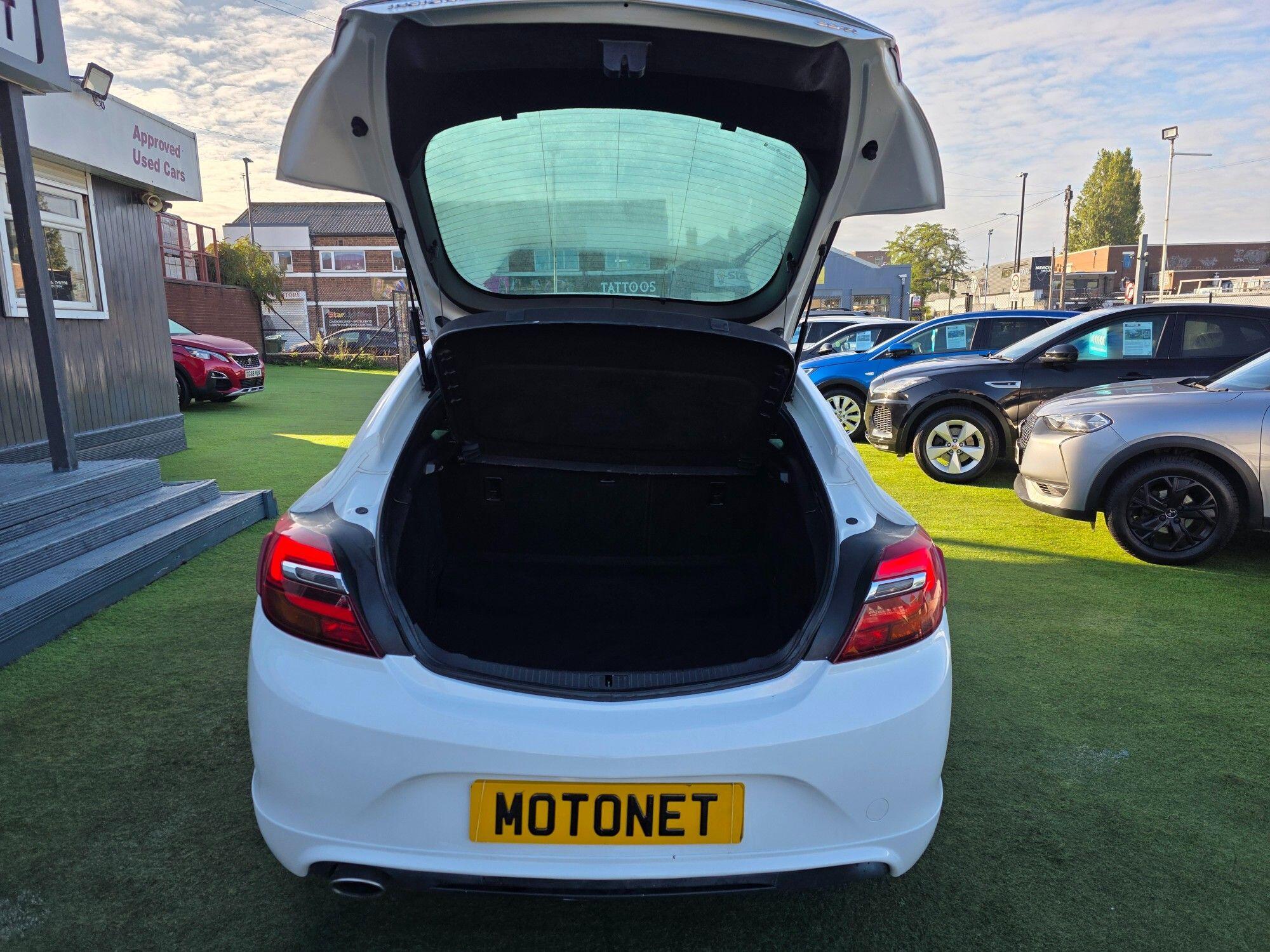 Vauxhall Insignia view 18