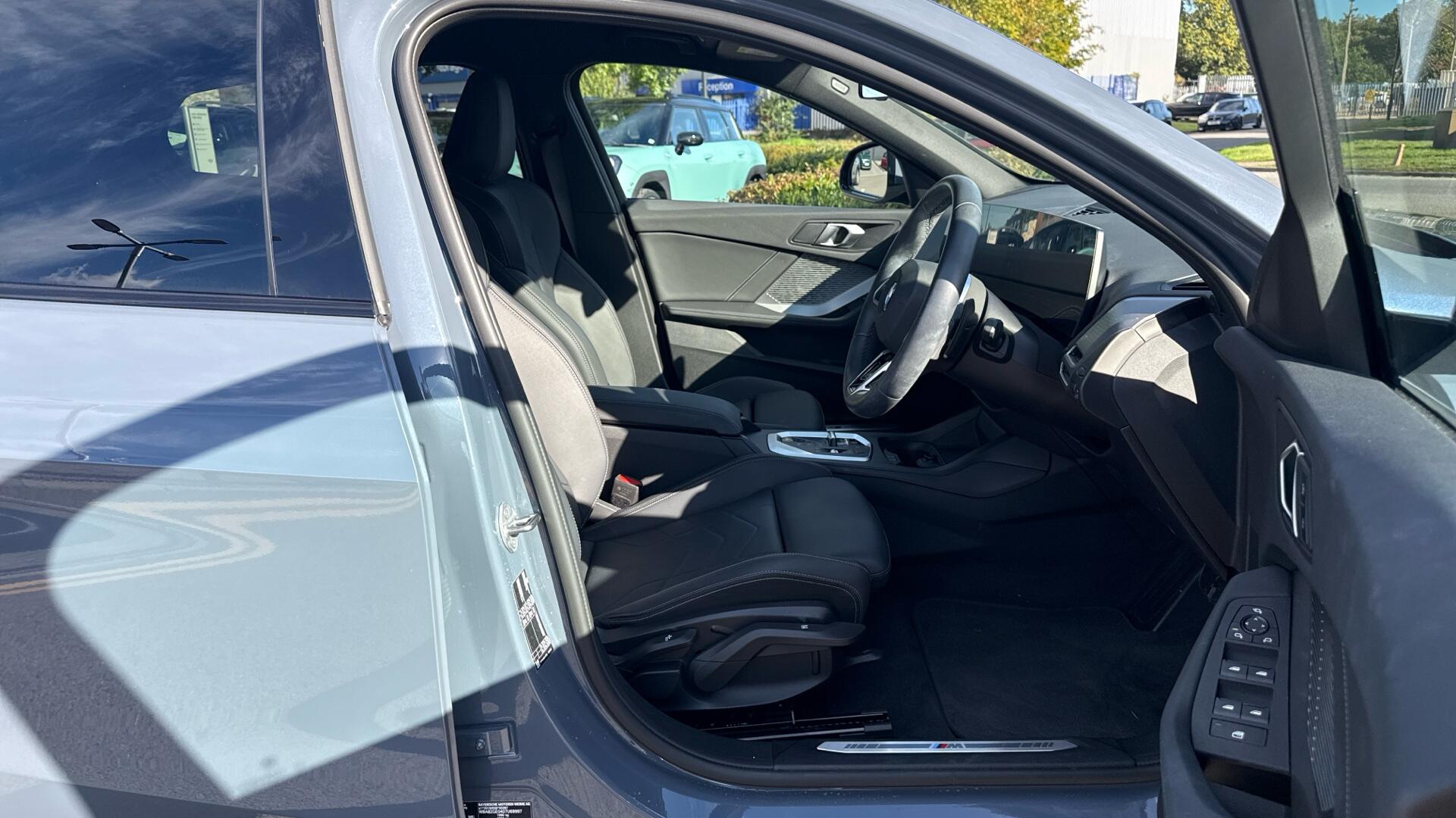 BMW 1 Series view 11