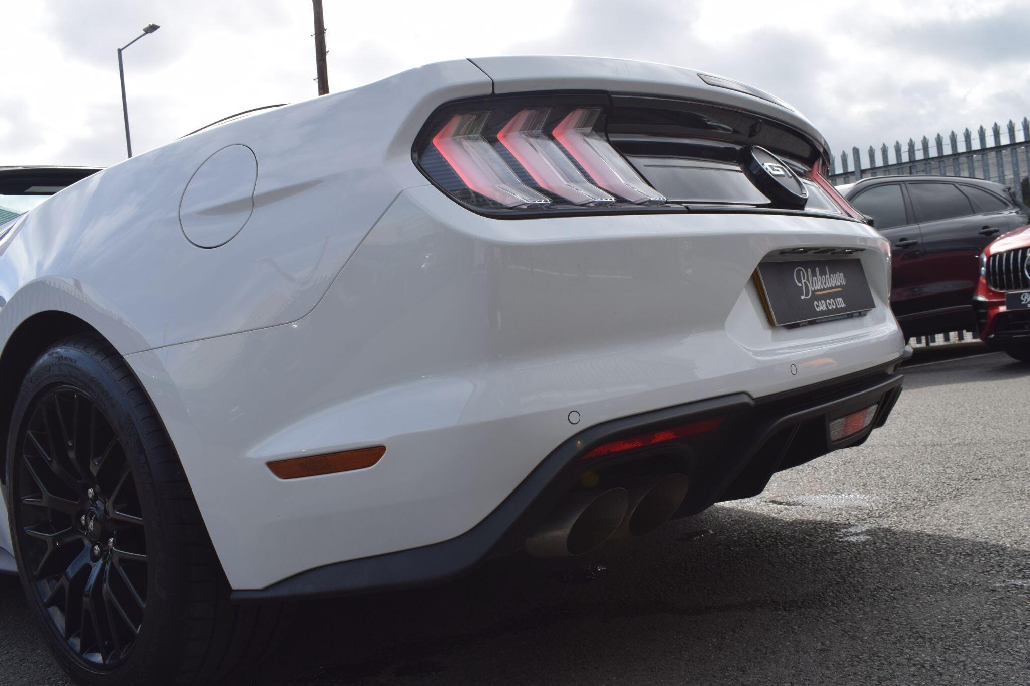 Ford Mustang view 45