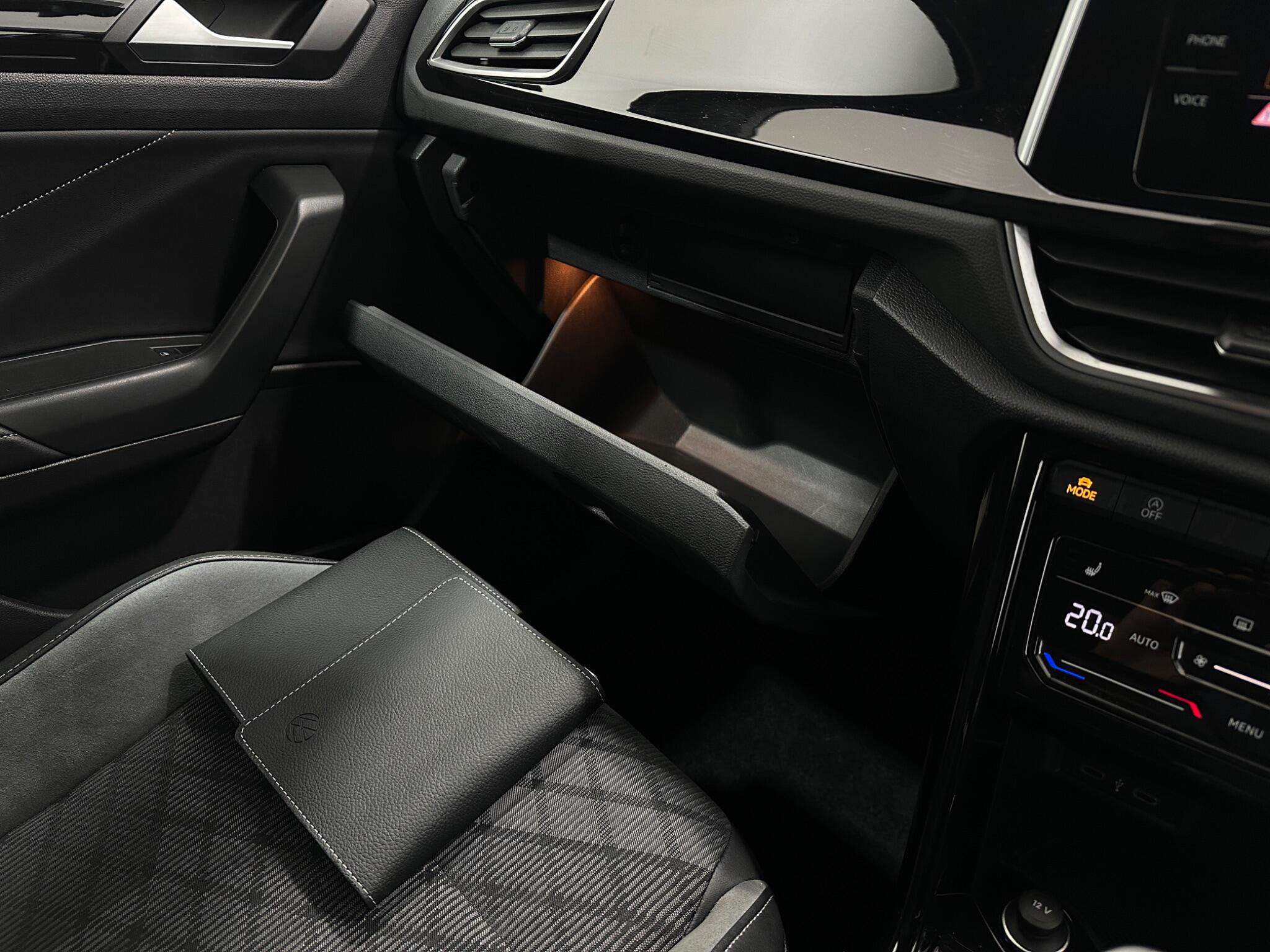 Volkswagen T-Roc view 28