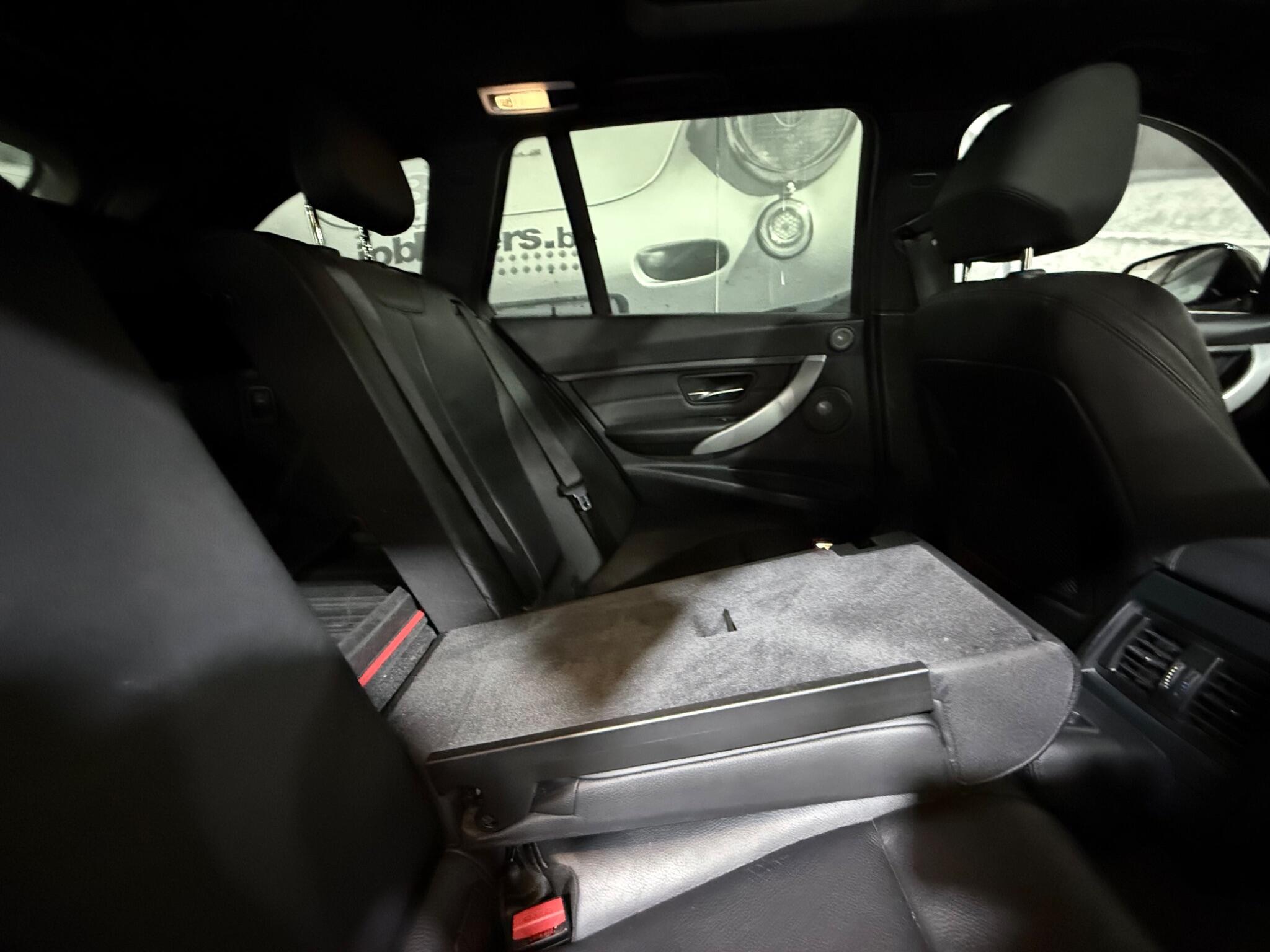 BMW 3 Series view 20