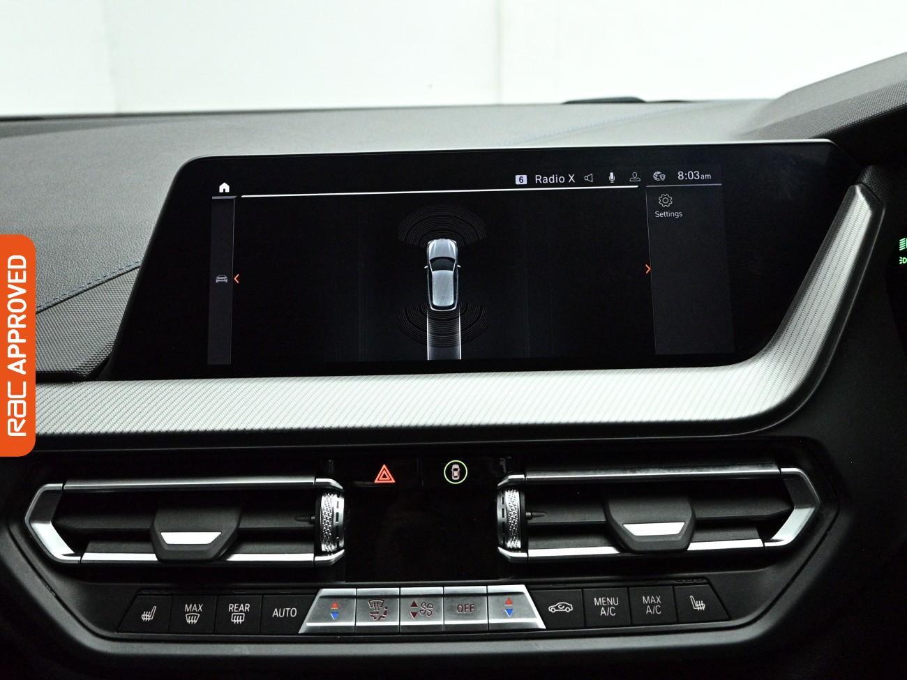 BMW 1 Series view 16