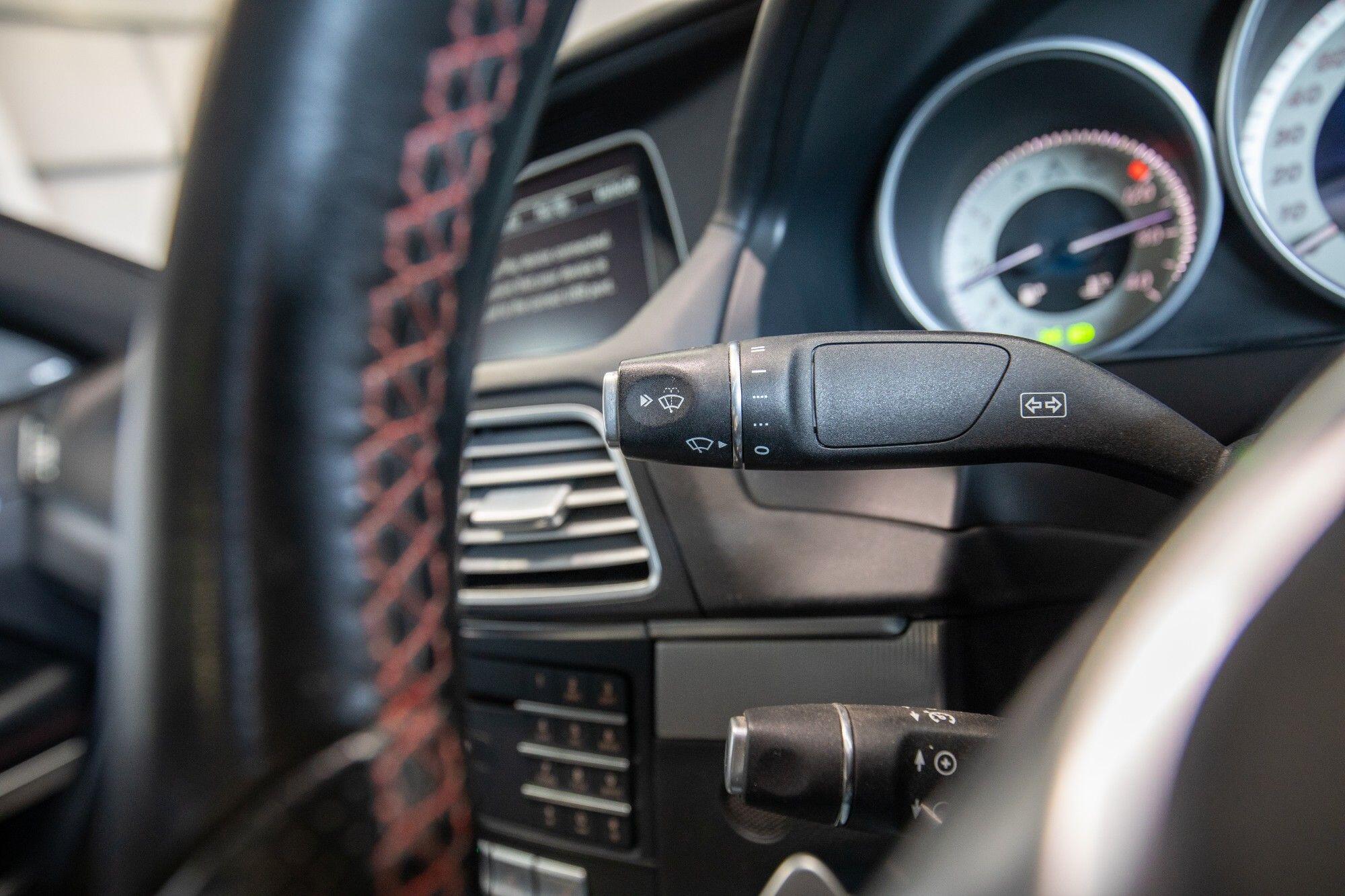 Mercedes-Benz E-Class view 26