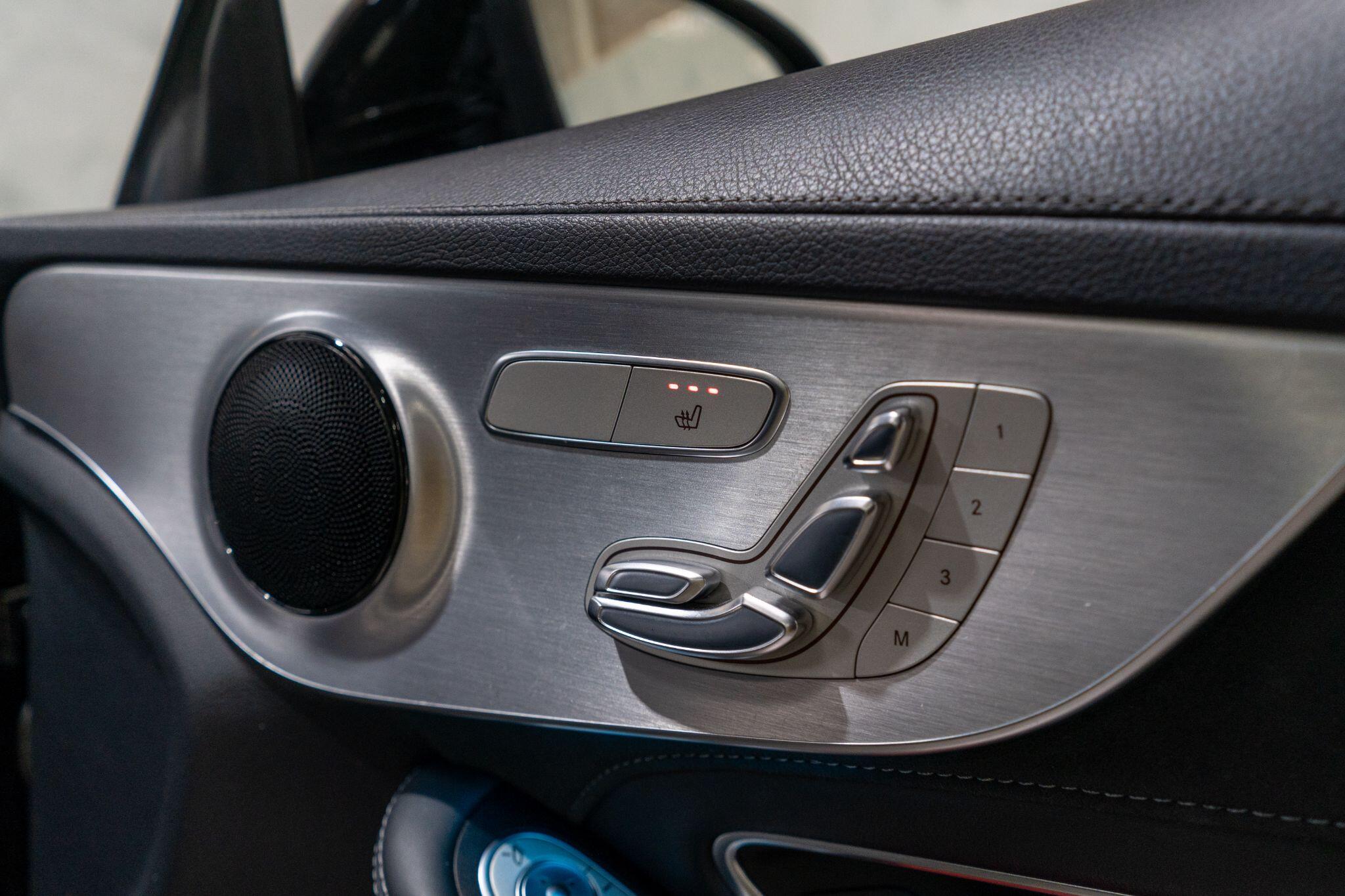 Mercedes-Benz C-Class view 21