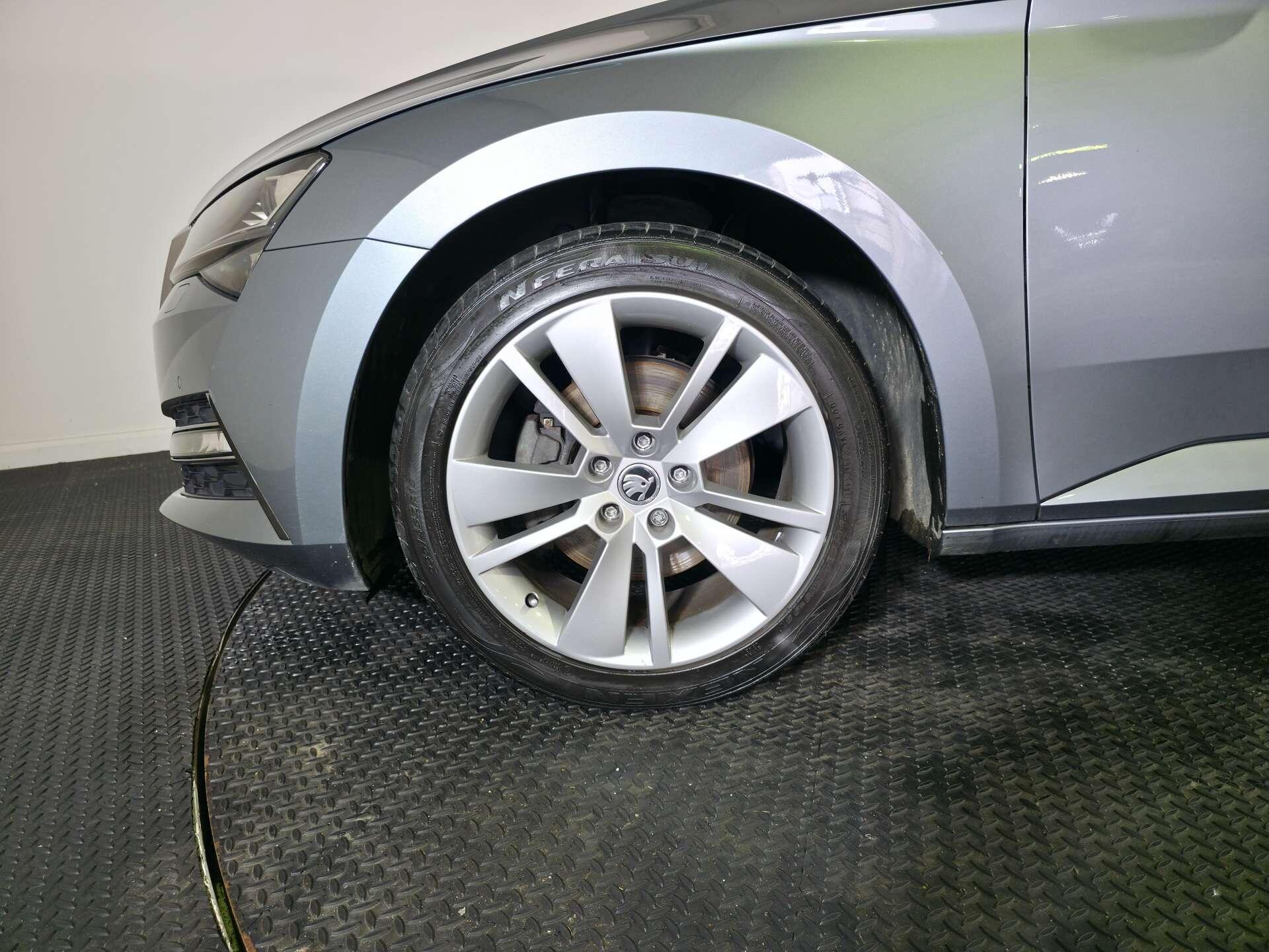 Skoda Superb view 74