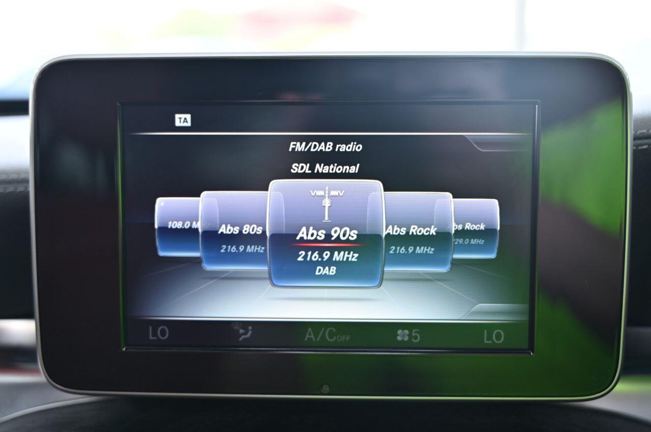 Mercedes-Benz C Class view 26