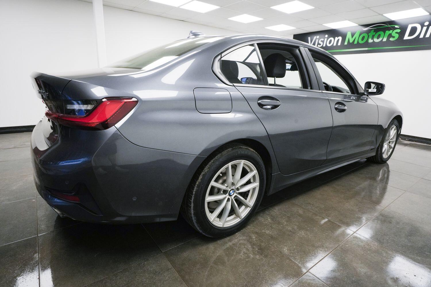 BMW 3 Series view 3