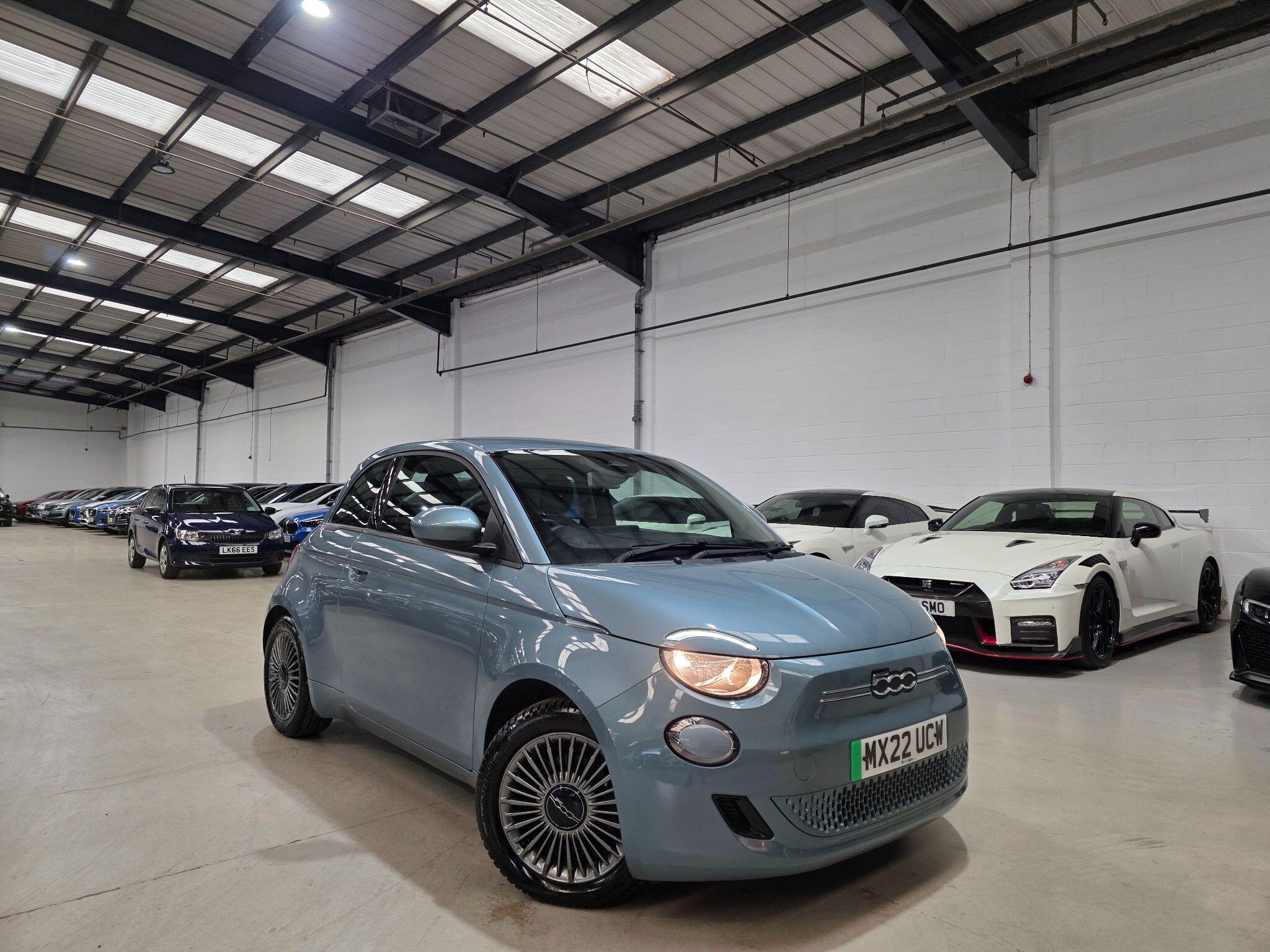 Fiat 500e view 3
