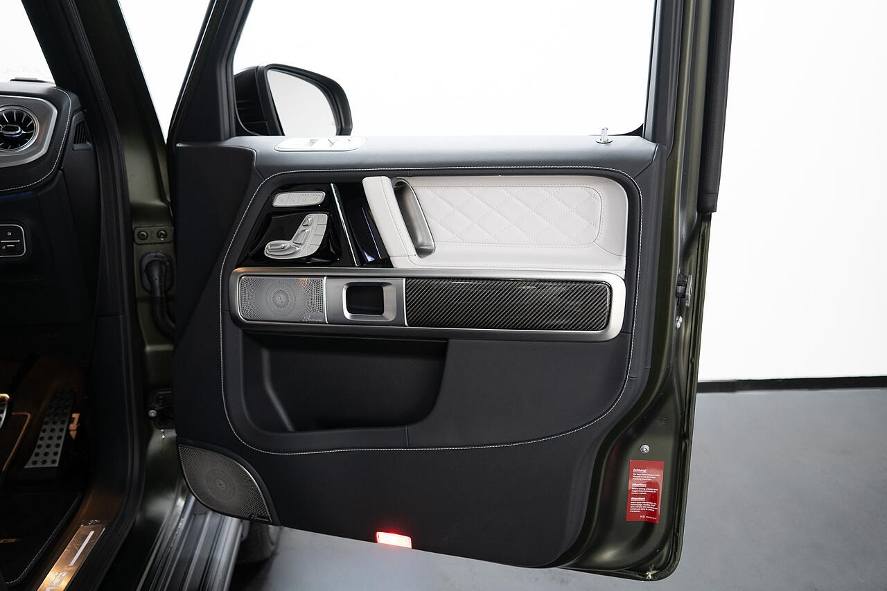 Mercedes-Benz G-Class view 29