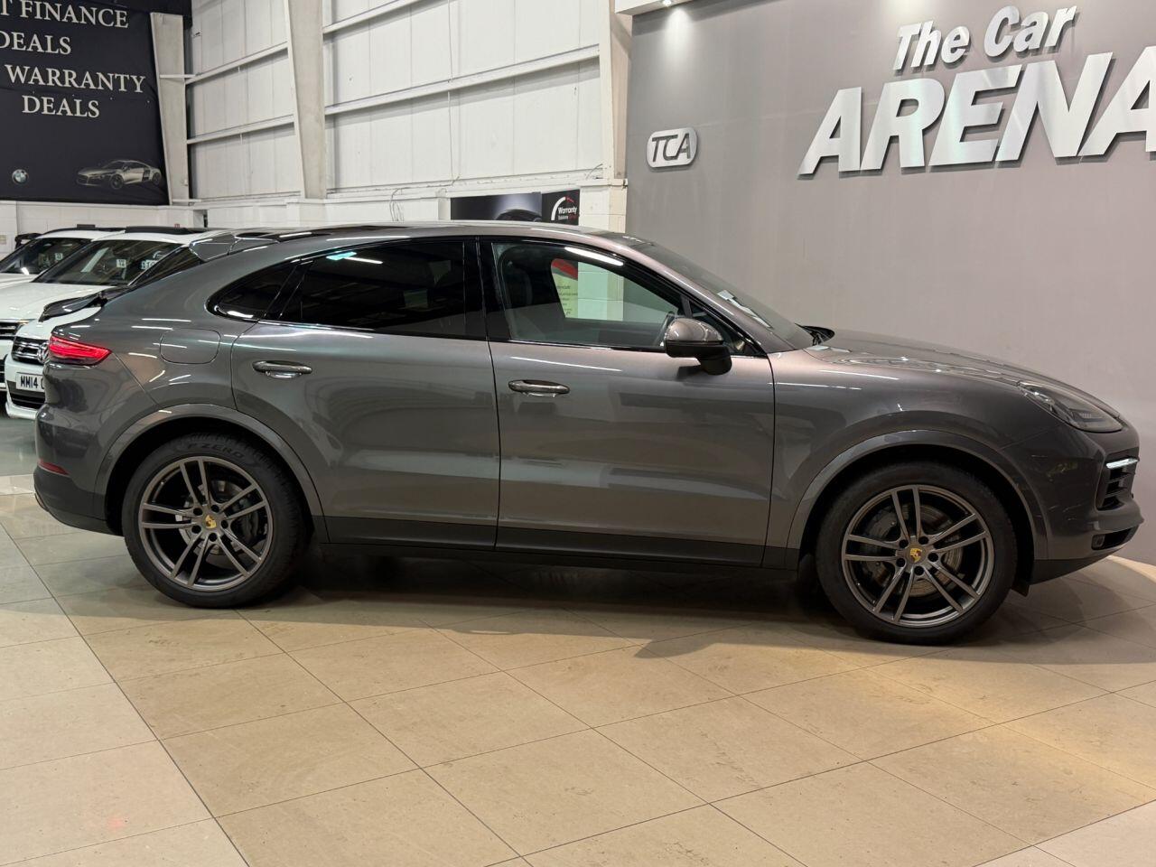 Porsche Cayenne view 8