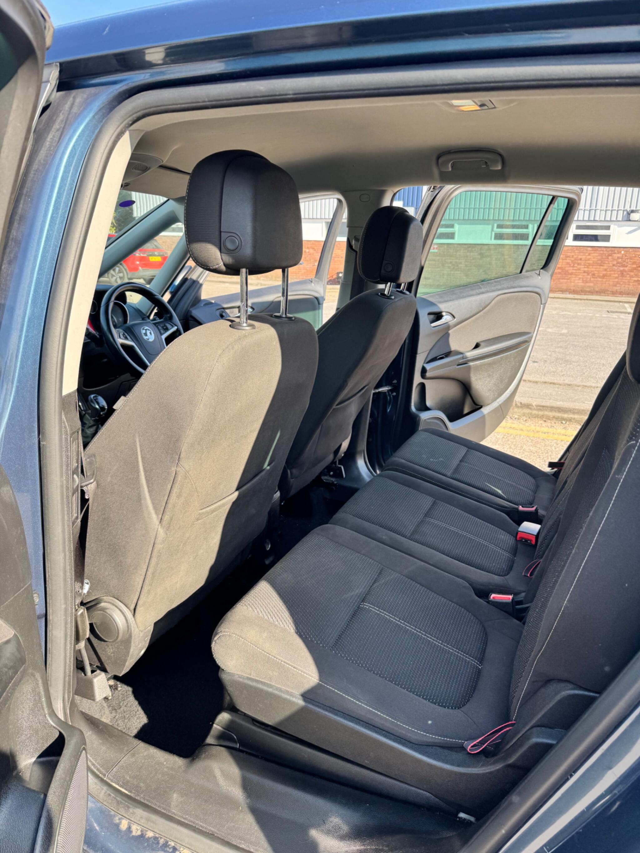 Vauxhall Zafira Tourer view 53