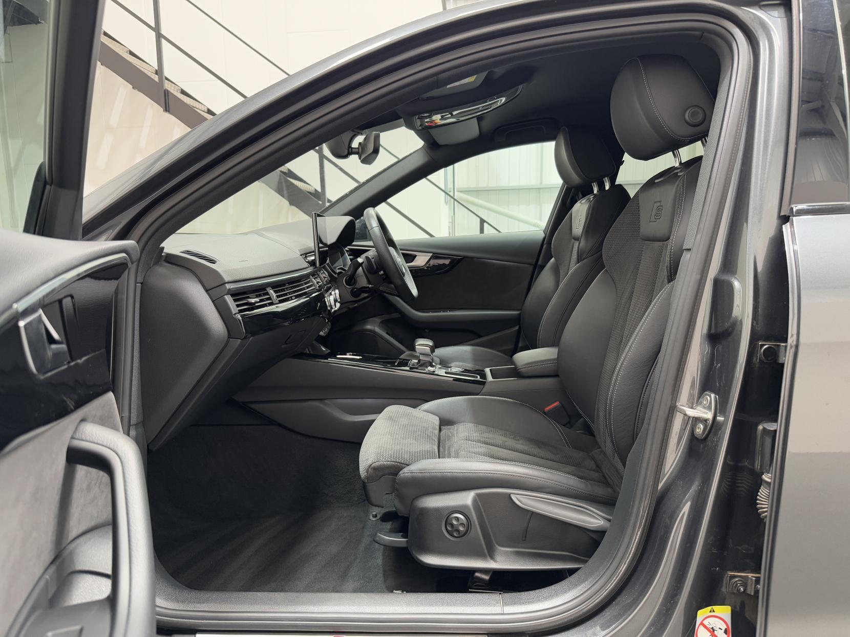 Audi A4 Avant view 40