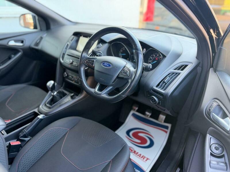 Ford Focus view 15