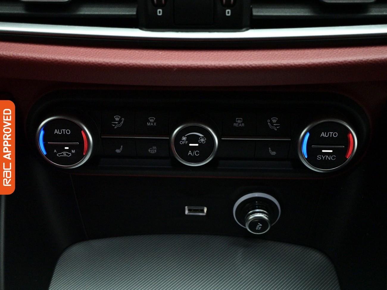 Alfa Romeo Stelvio view 16