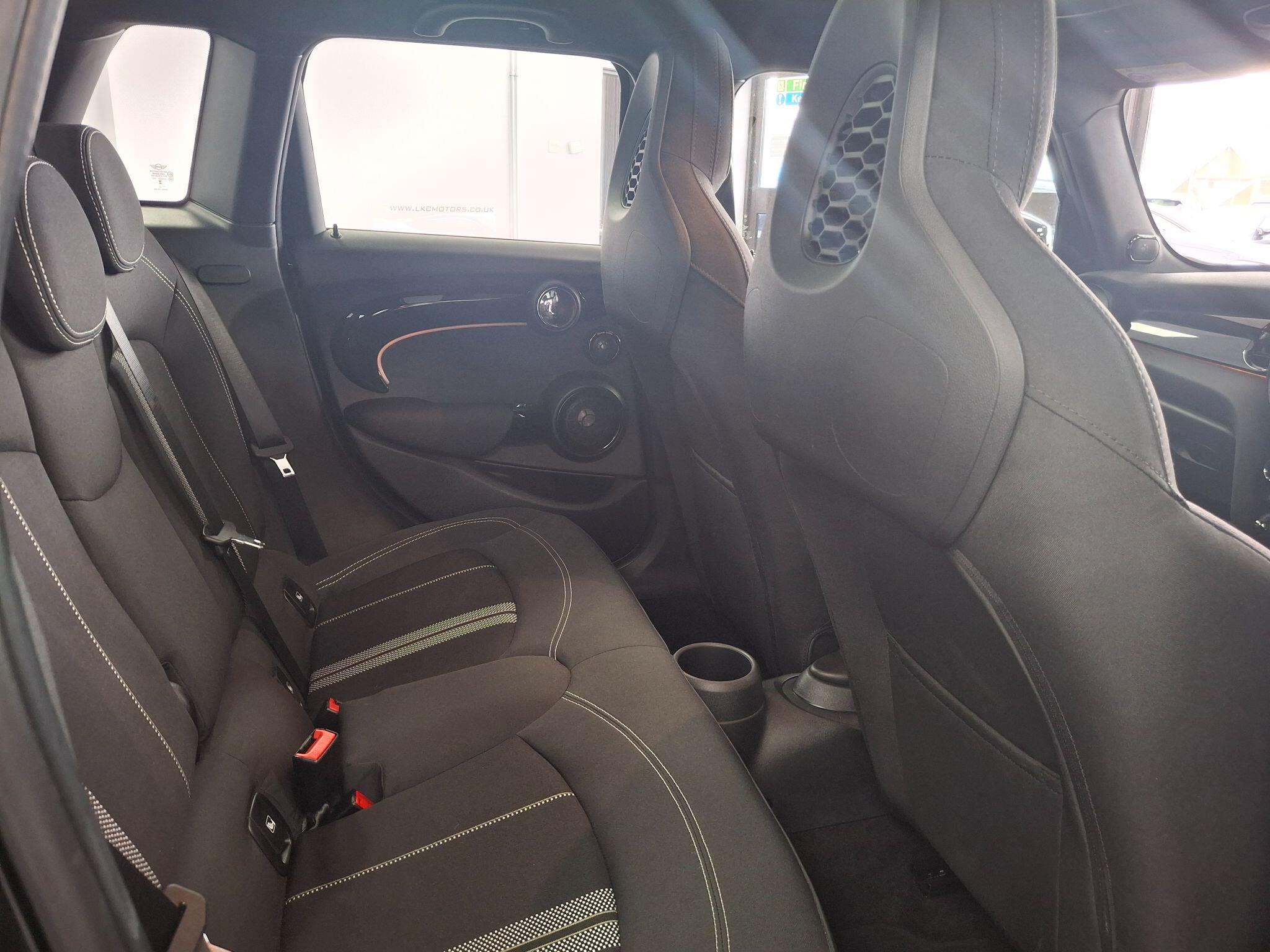 Mini Hatch view 8