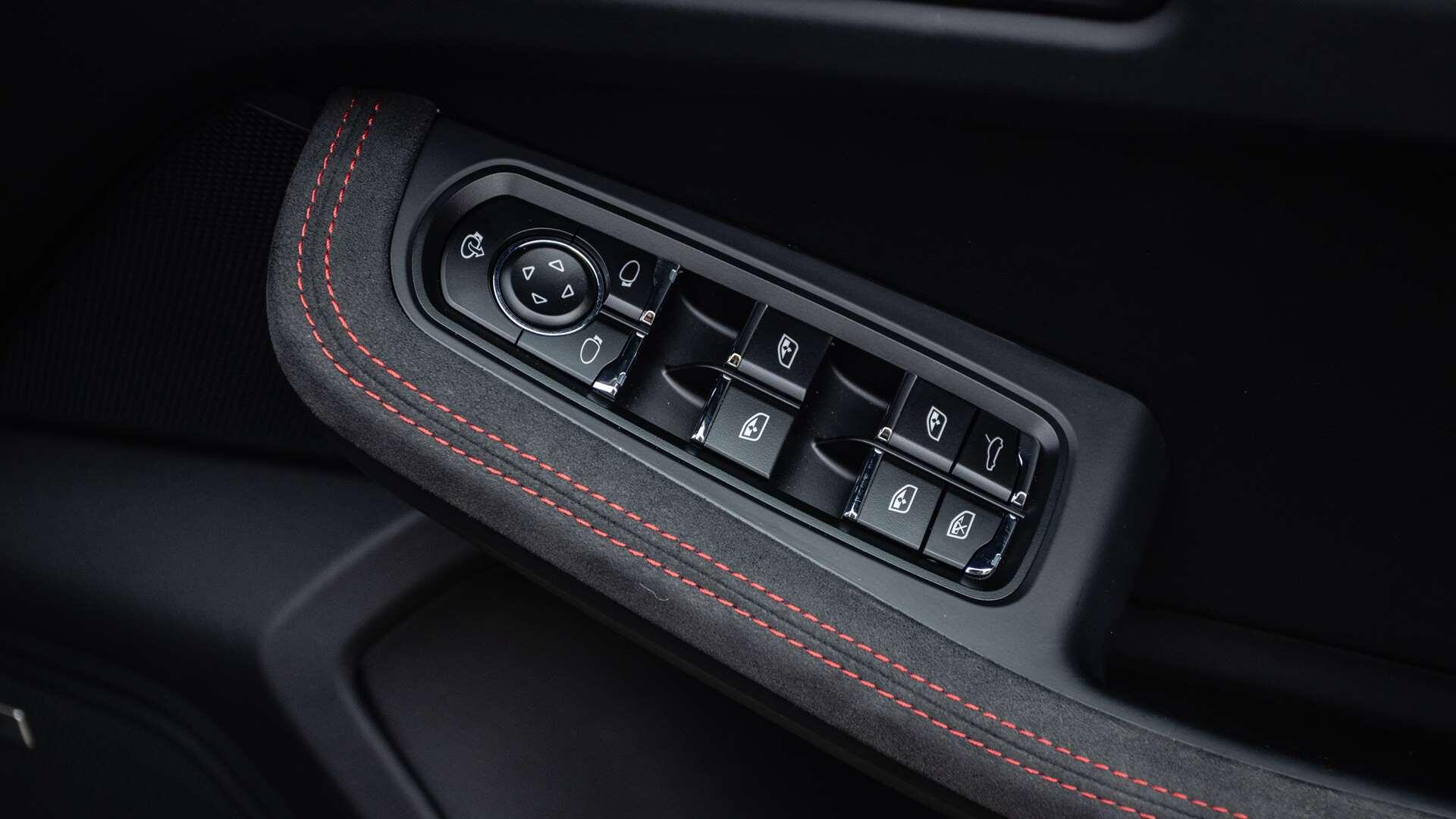 Porsche Macan view 33