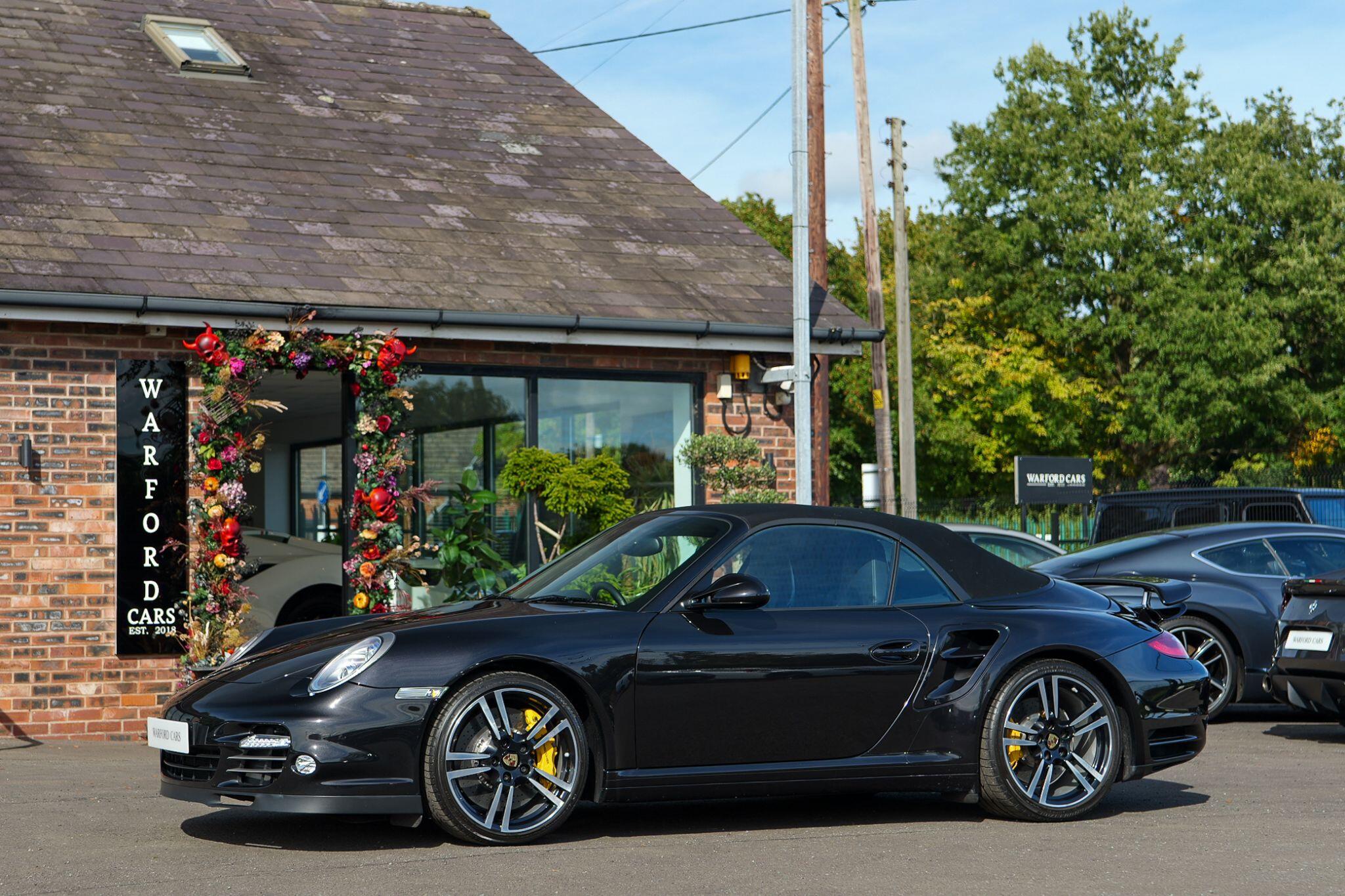 Porsche 911 view 11