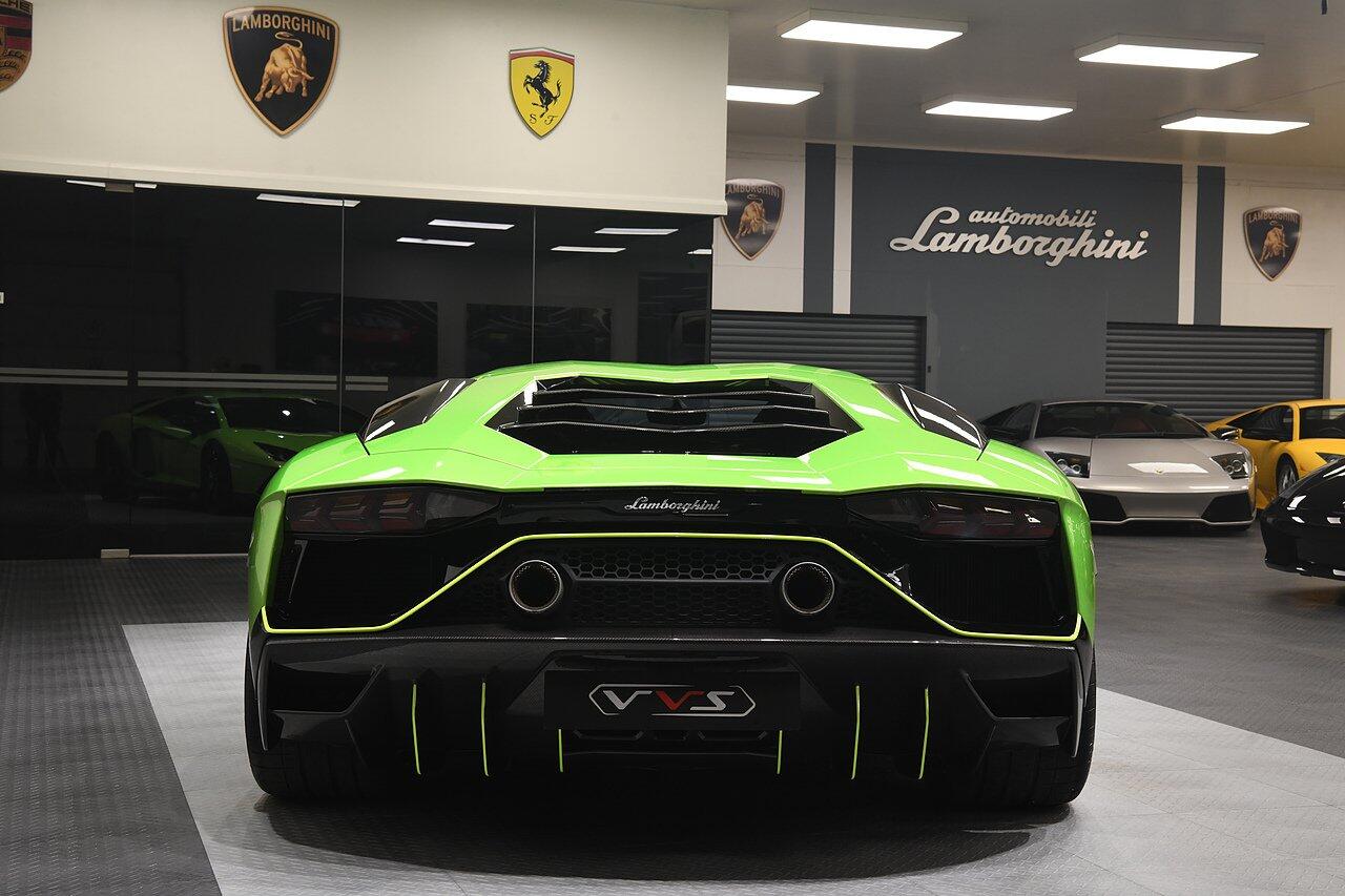 Lamborghini Aventador view 38