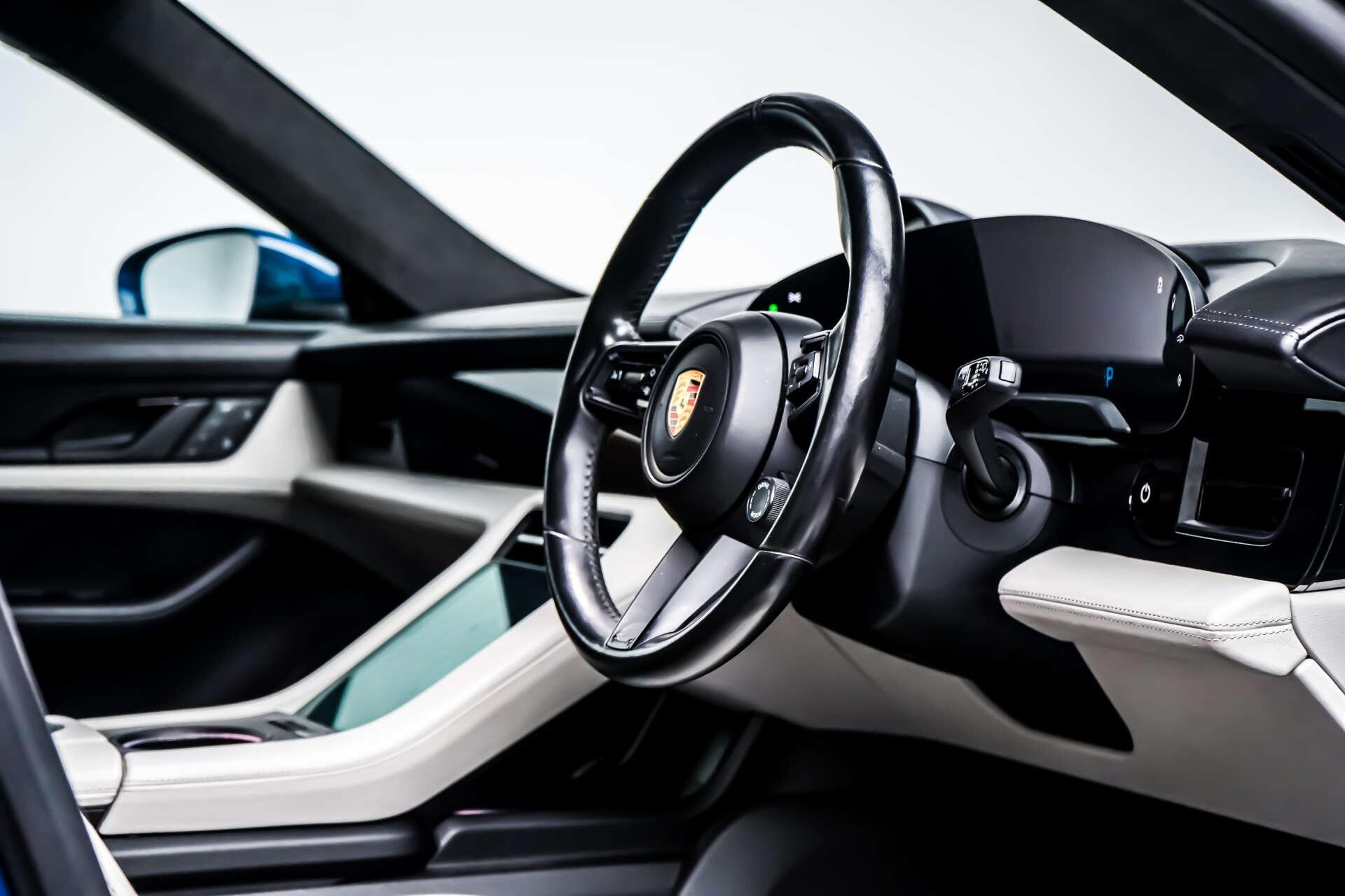 Porsche Taycan view 9