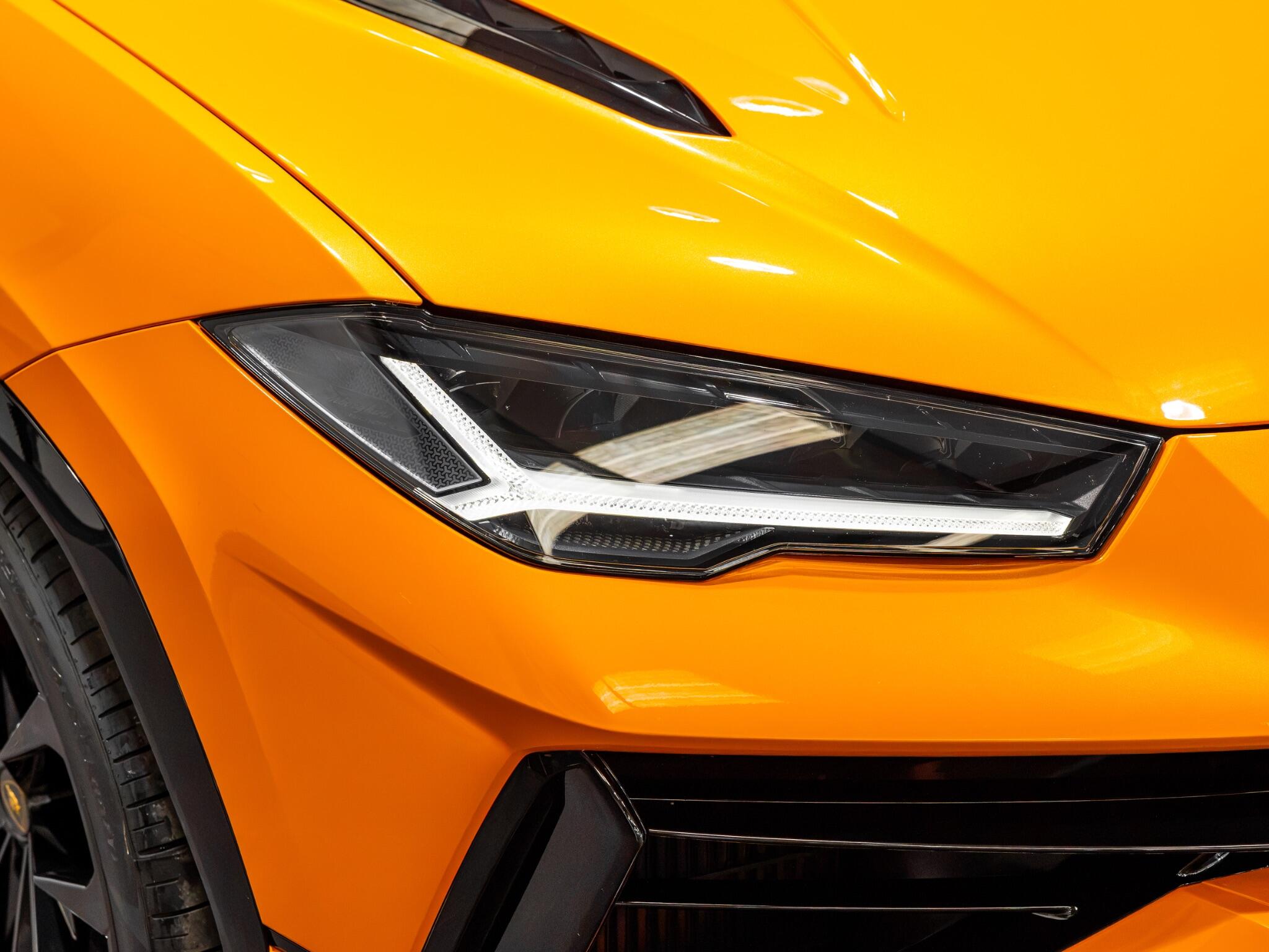 Lamborghini Urus view 13
