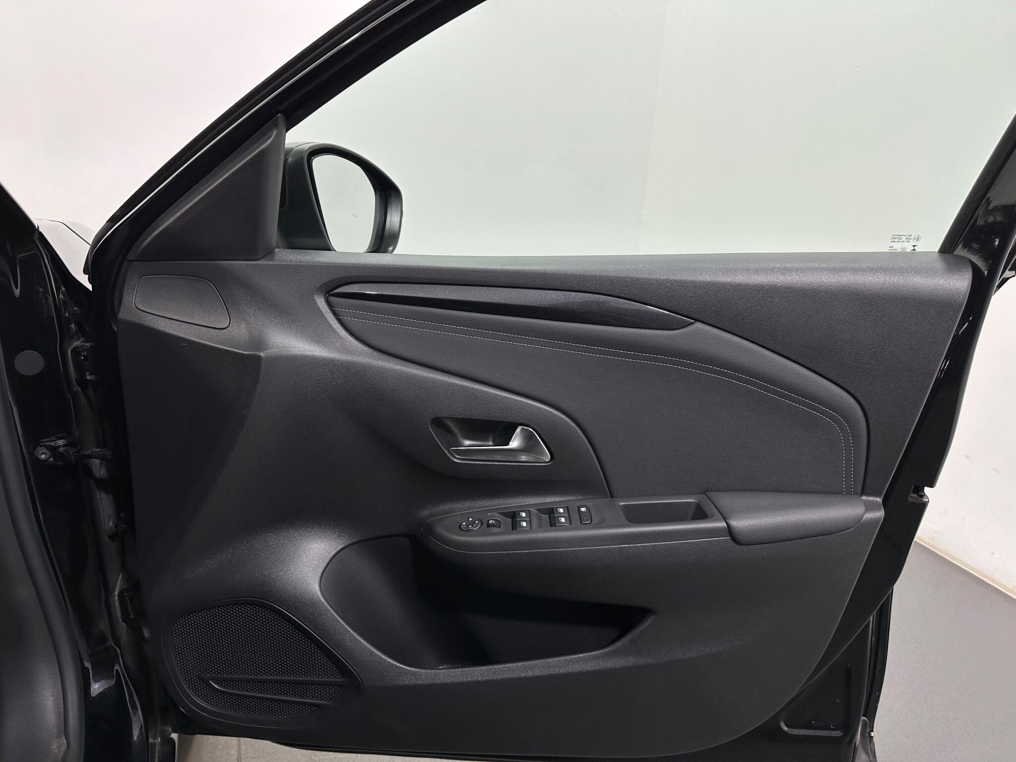 Vauxhall Corsa view 33