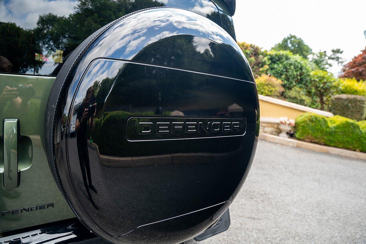 Land Rover Defender view 11