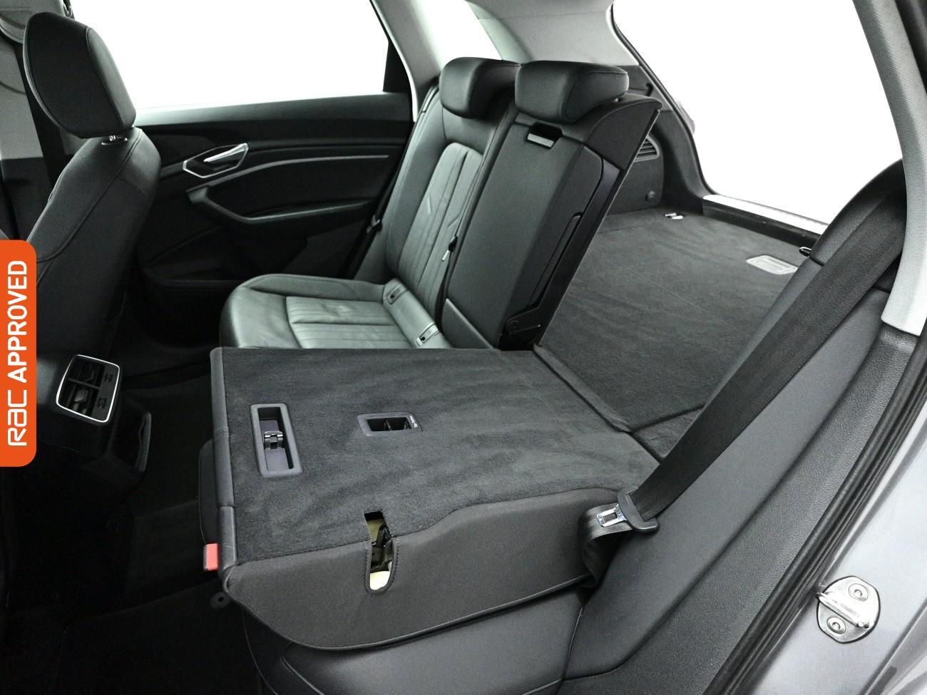 Audi E-Tron view 26