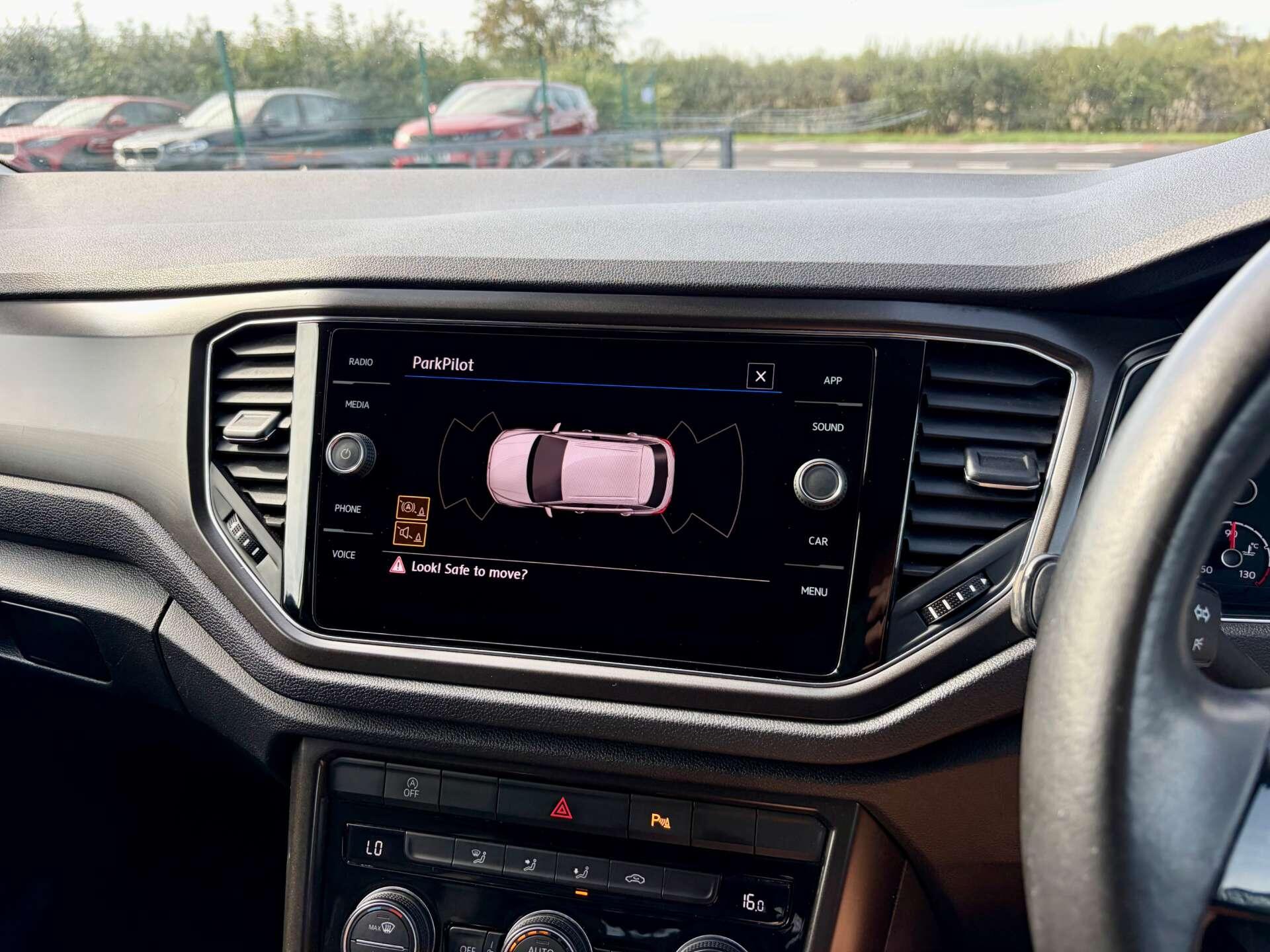 Volkswagen T-Roc view 48