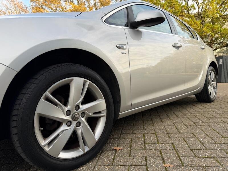 2015 Vauxhall Astra 1.4i SRi Euro 6 5dr • 24,139 miles image 29