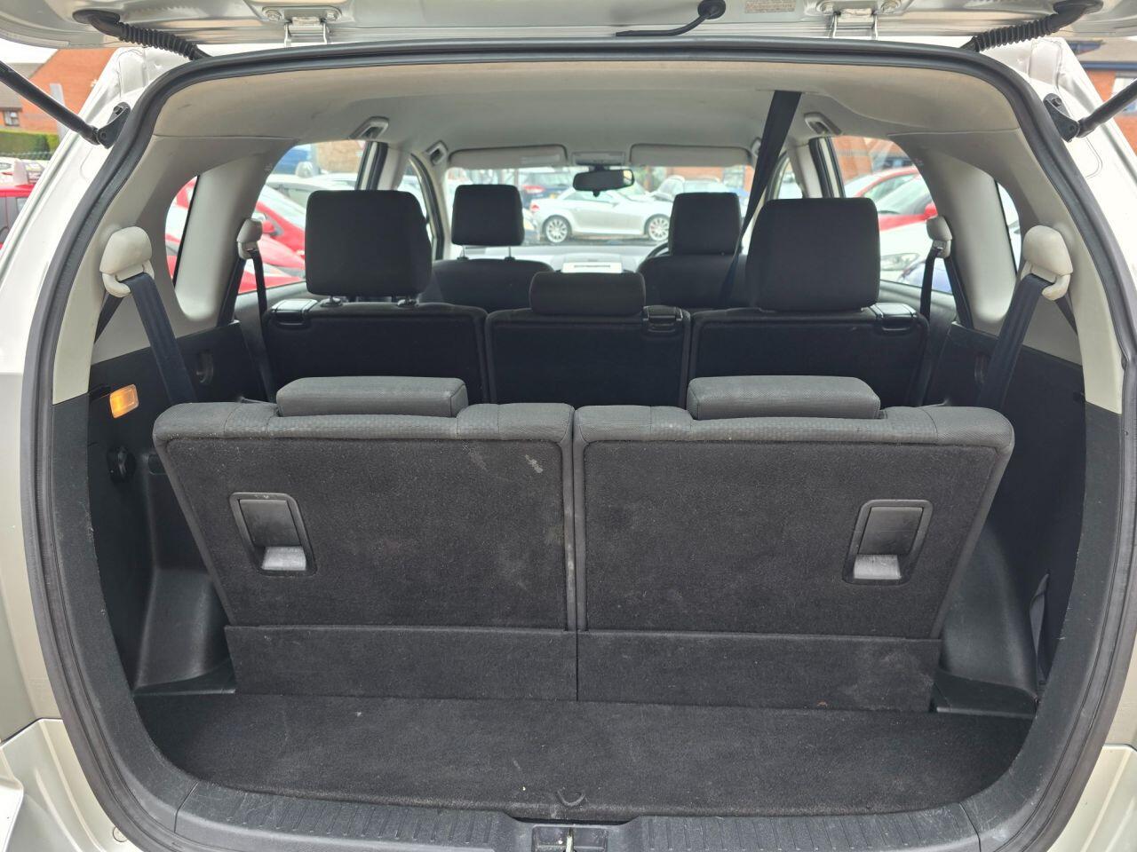 Toyota Corolla Verso view 27