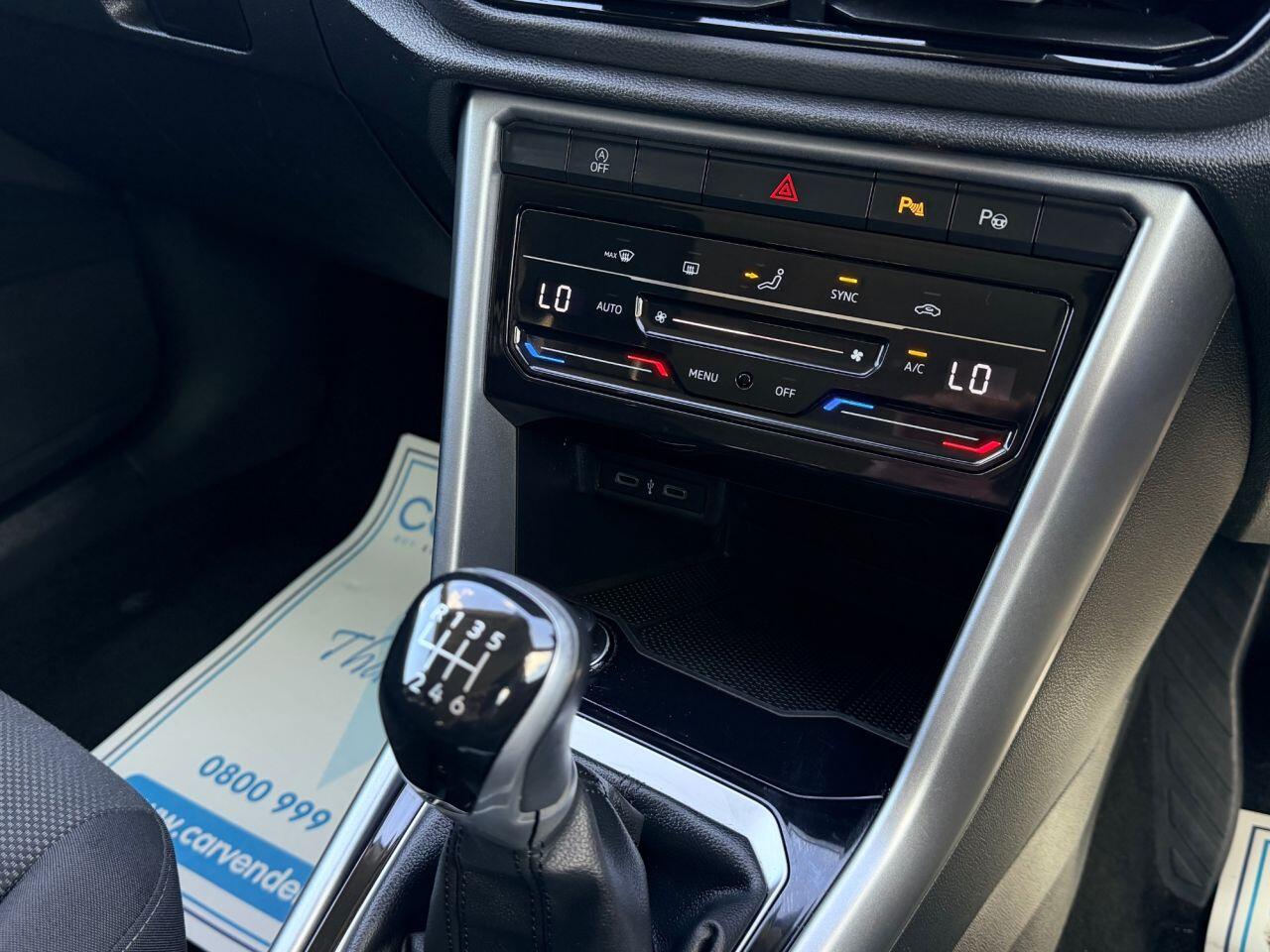 Volkswagen T-Roc view 33
