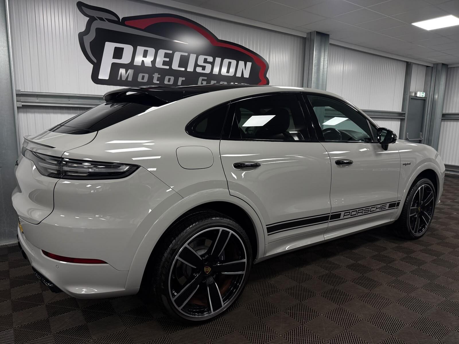 Porsche Cayenne view 4