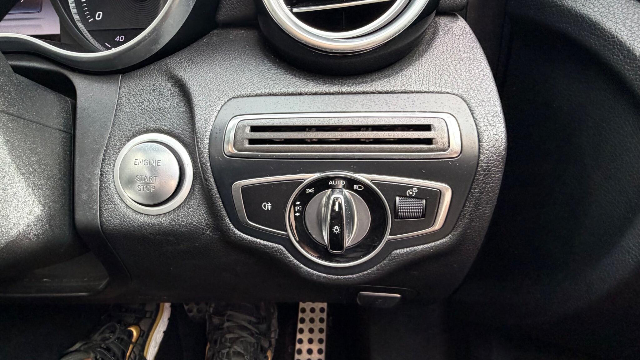 Mercedes-Benz C-Class view 41