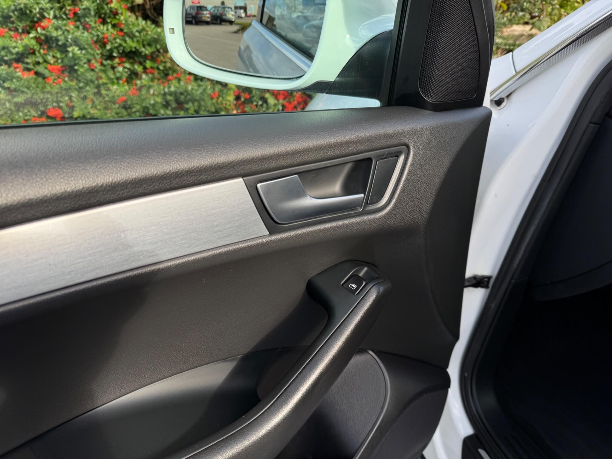 Audi Q5 view 27