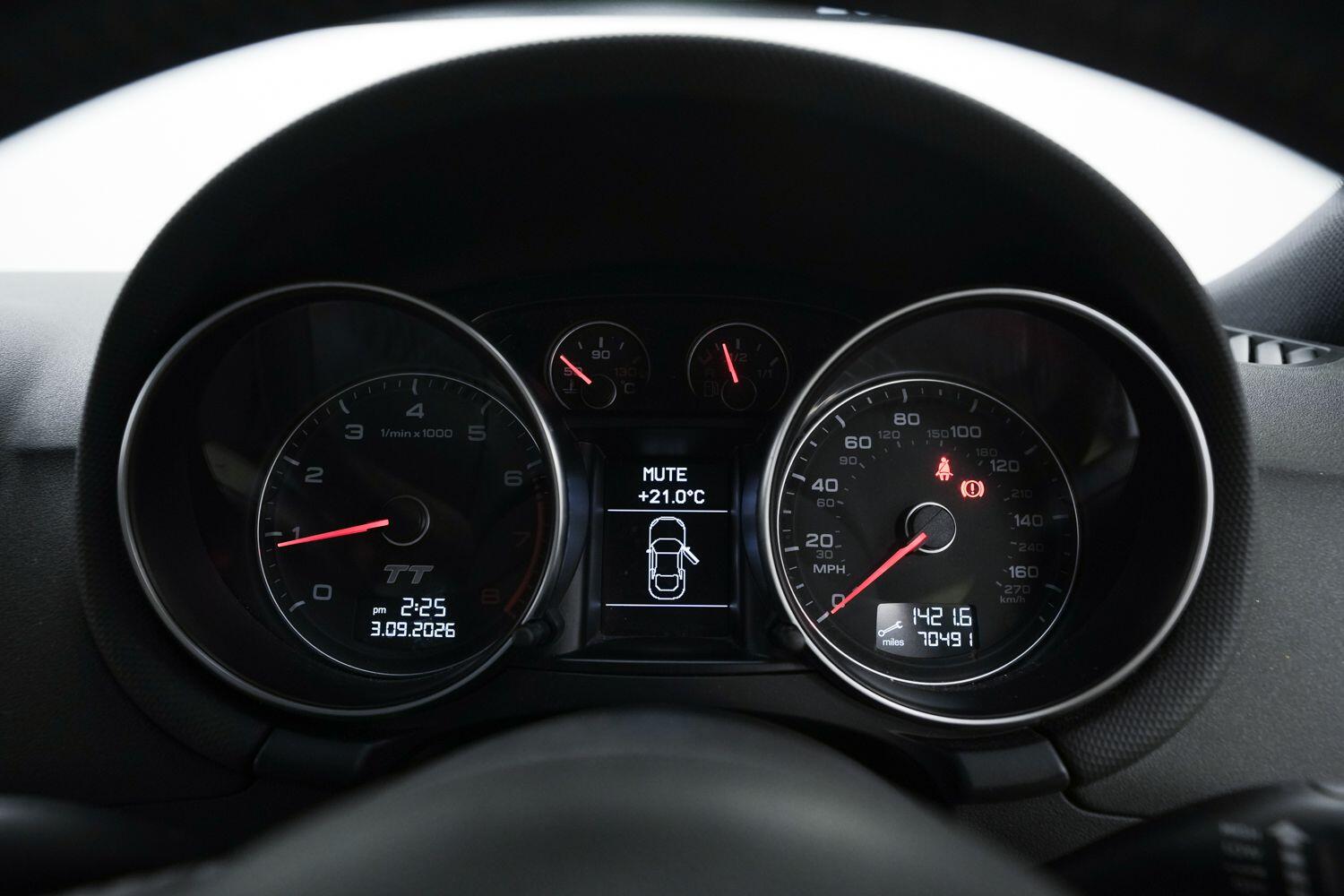 Audi TT view 16