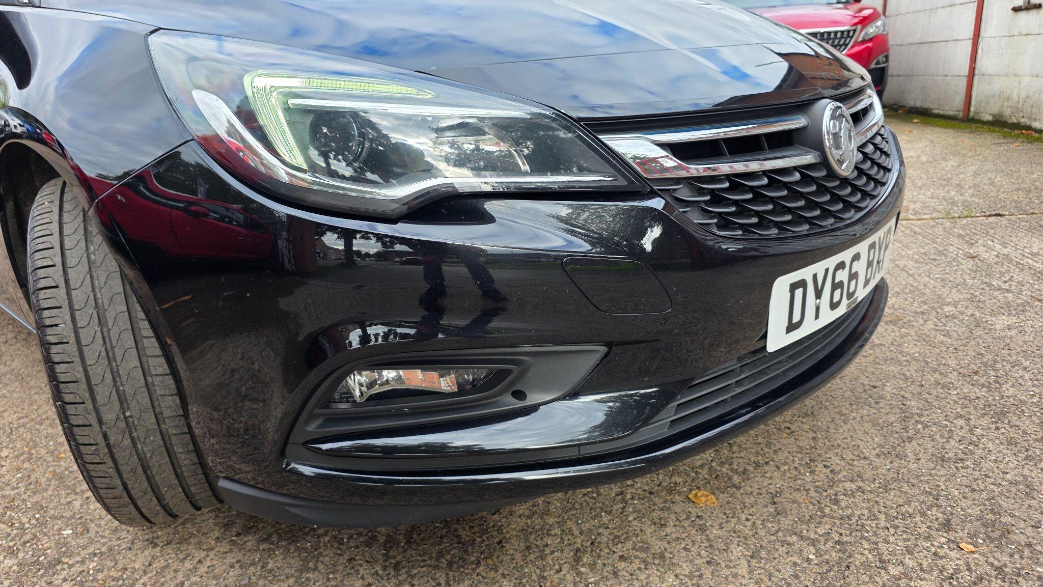 Vauxhall Astra view 14