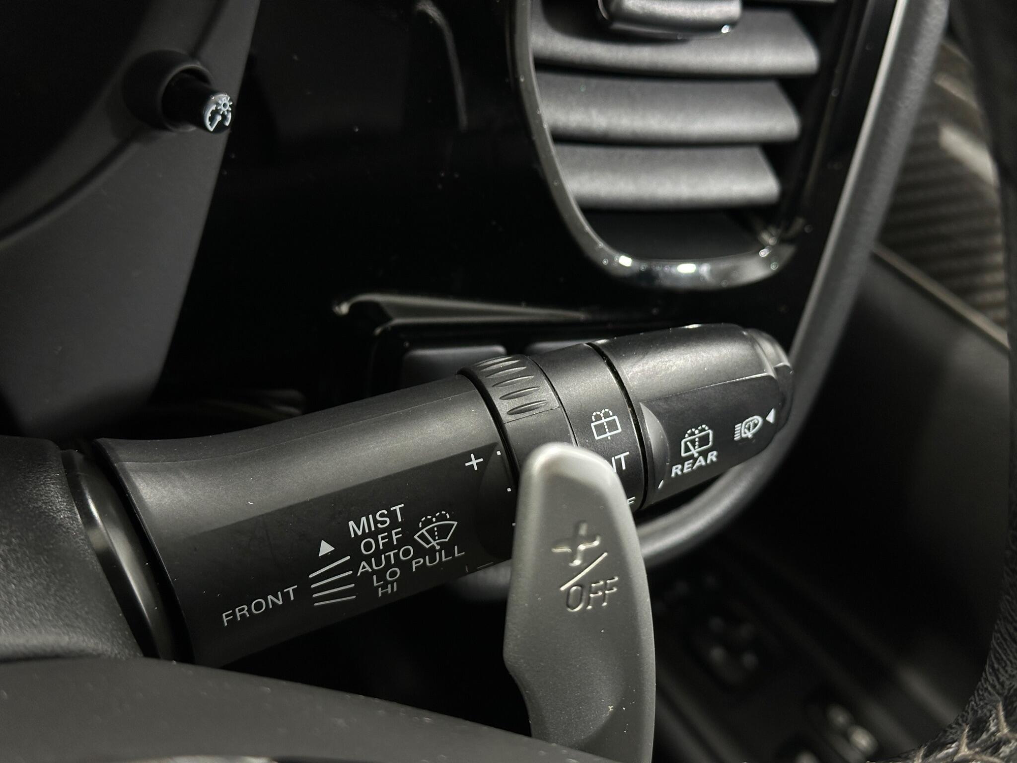 Mitsubishi Outlander view 17