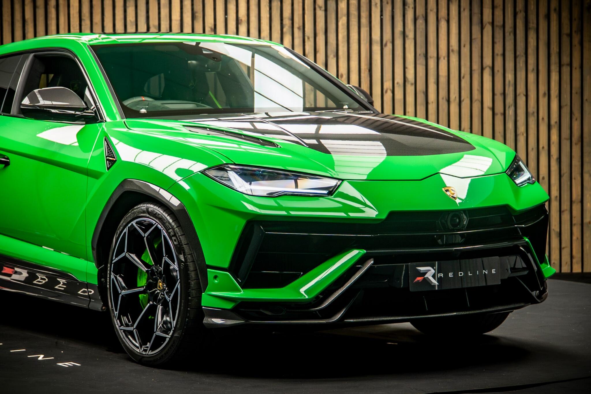 Lamborghini Urus view 12