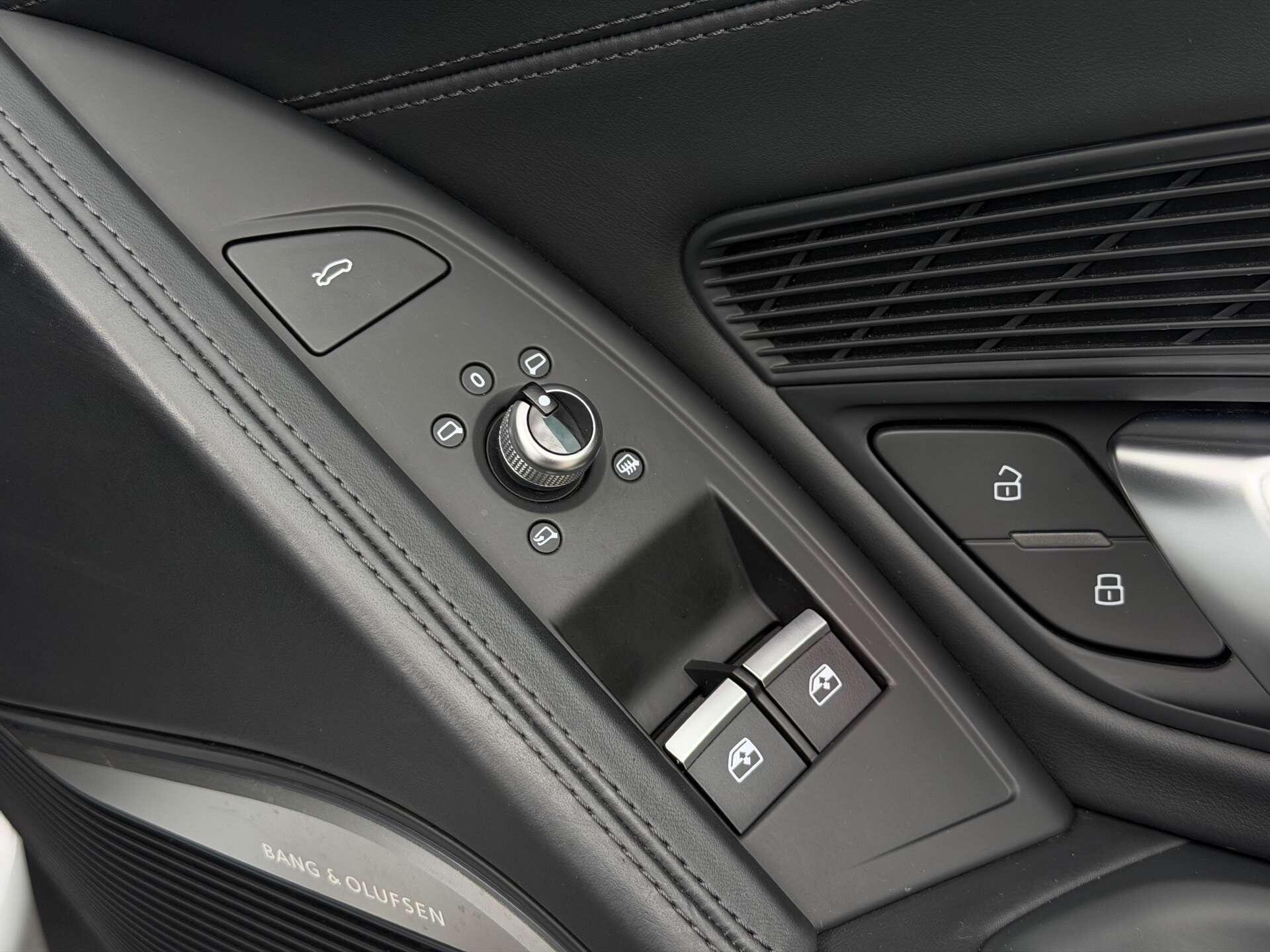 Audi R8 view 41