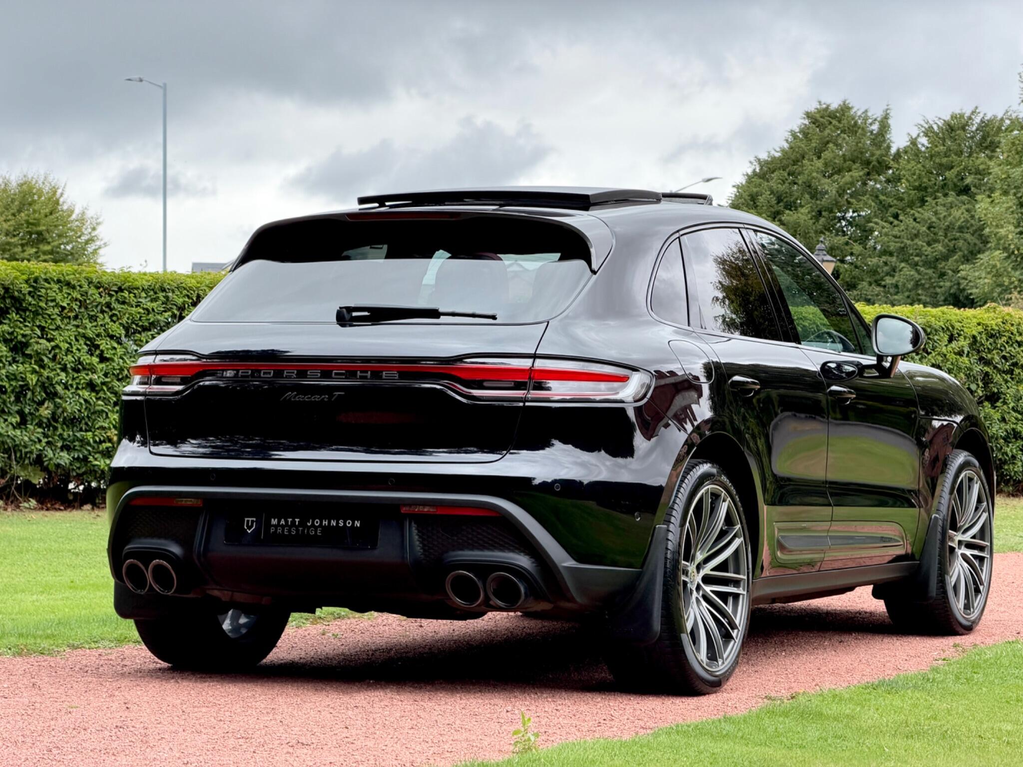 Porsche Macan view 11