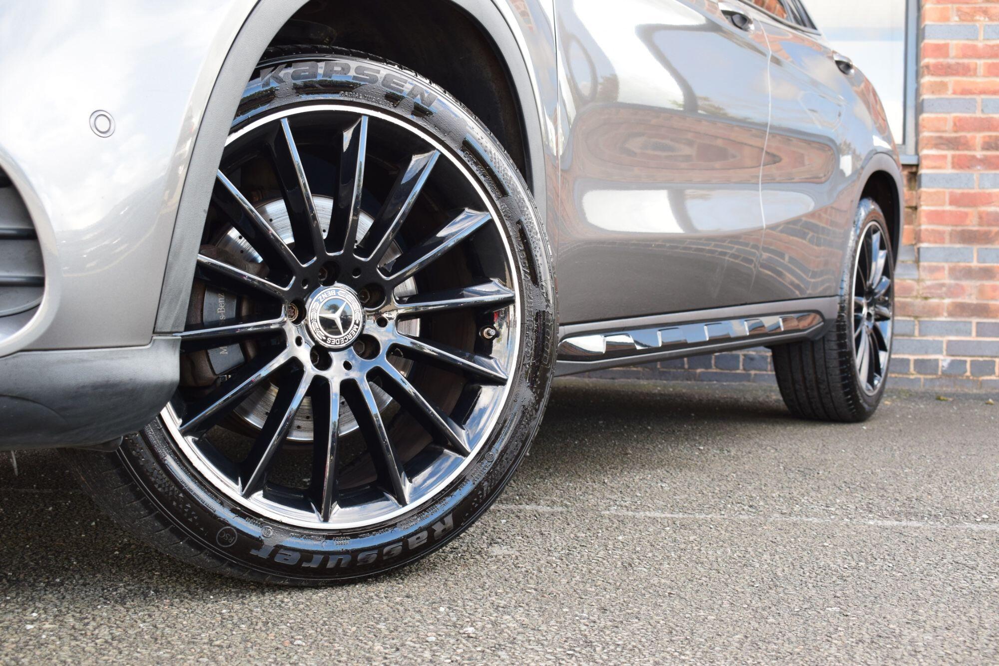 Mercedes-Benz GLA view 43