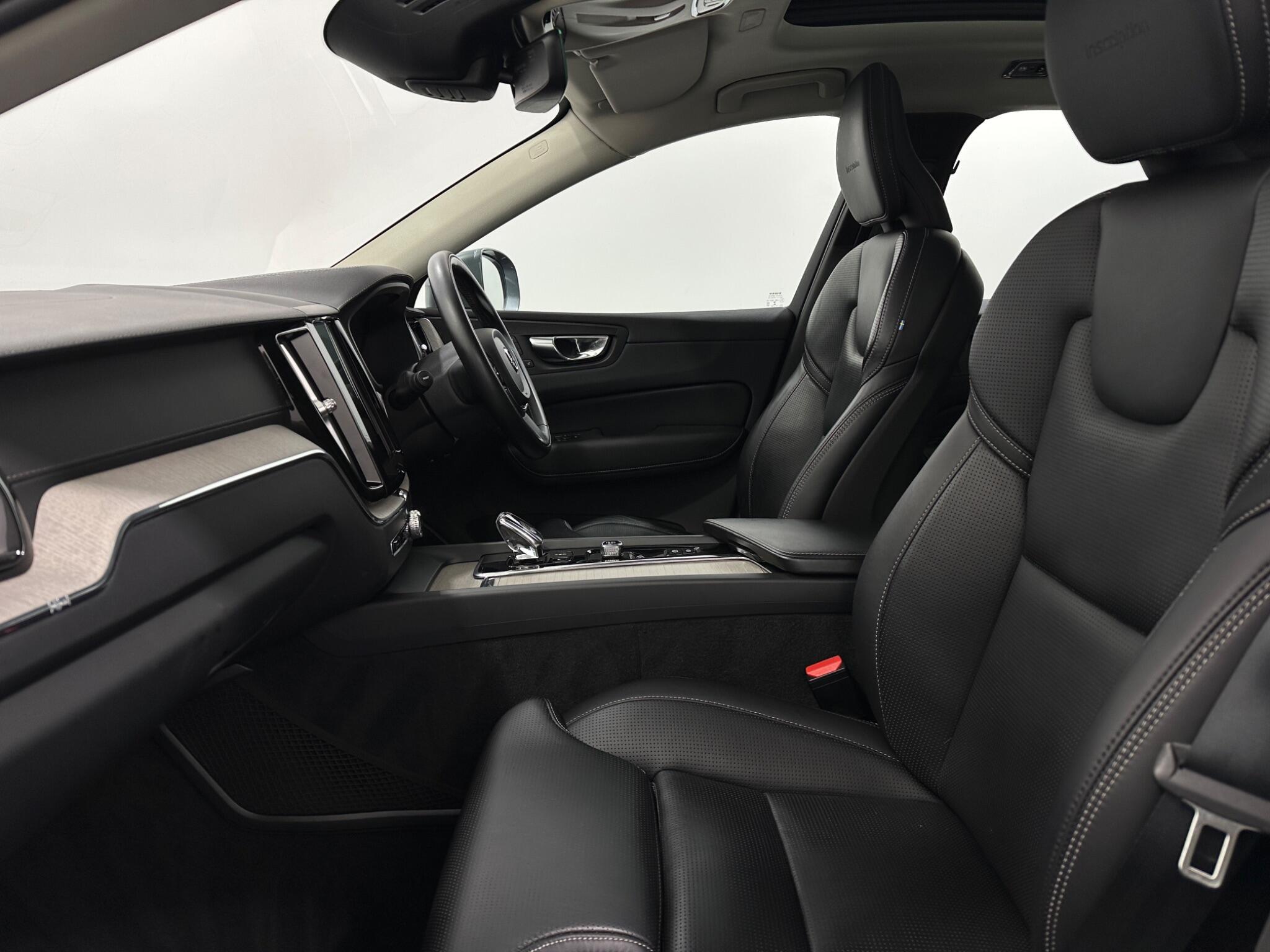 Volvo XC60 view 35